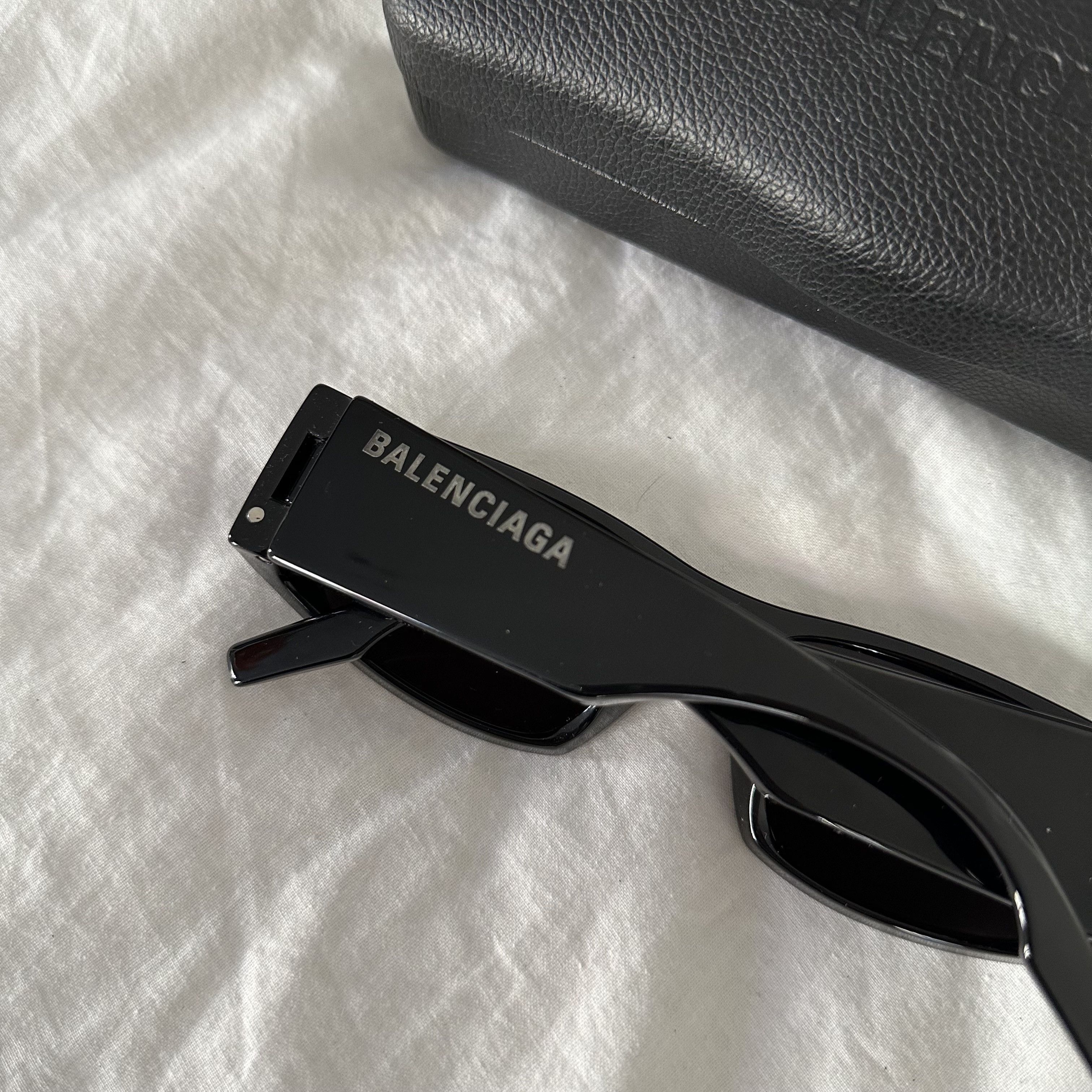 Balenciaga Balenciaga SS20 LED Logo Sunglasses Size ONE SIZE - 5 Thumbnail