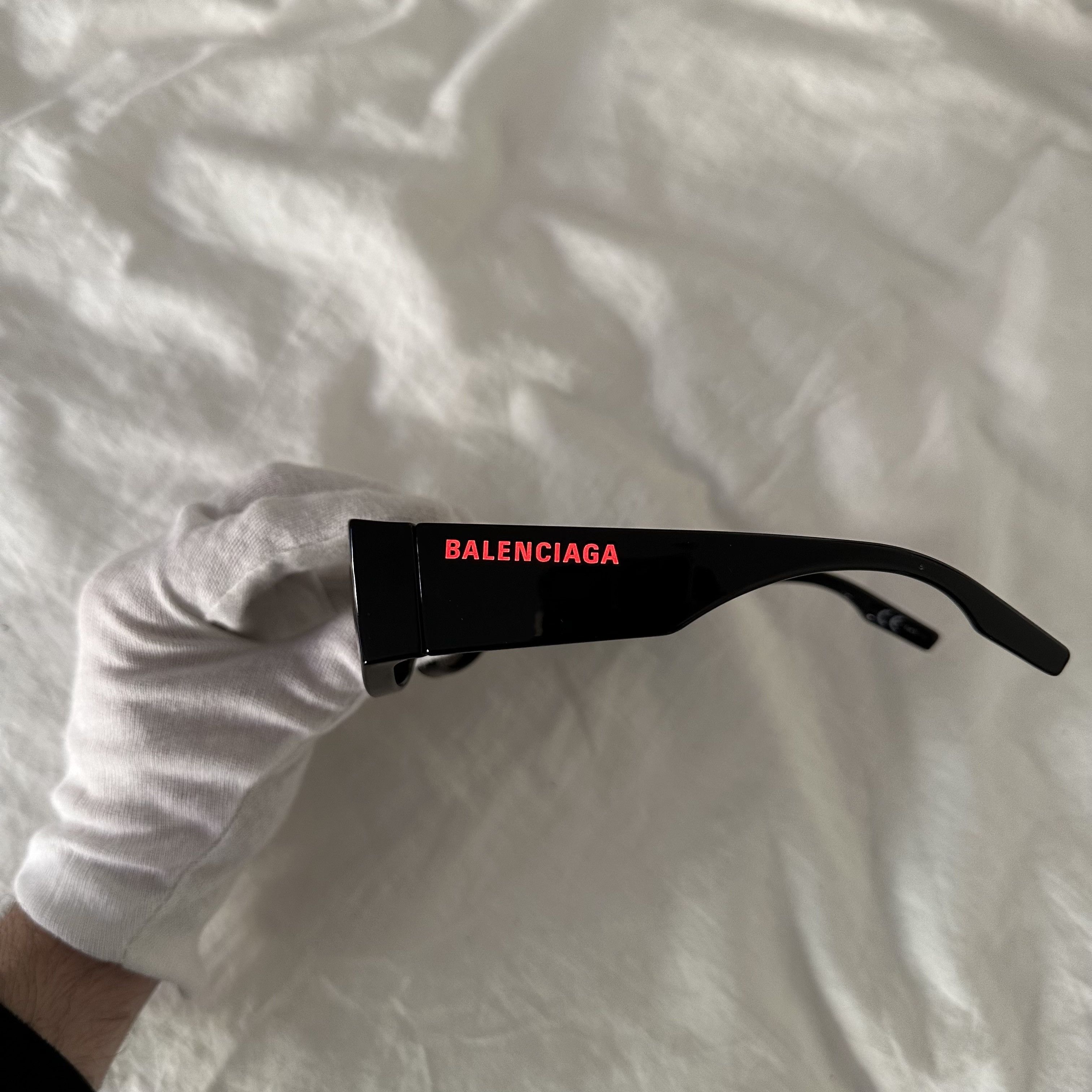 Balenciaga Balenciaga SS20 LED Logo Sunglasses Size ONE SIZE - 8 Thumbnail