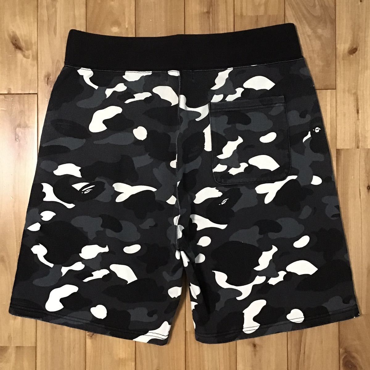 Bape 💫glow in the dark city ​​camo Shark sweat shorts ★size XL Size US 36 / EU 52 - 4 Thumbnail