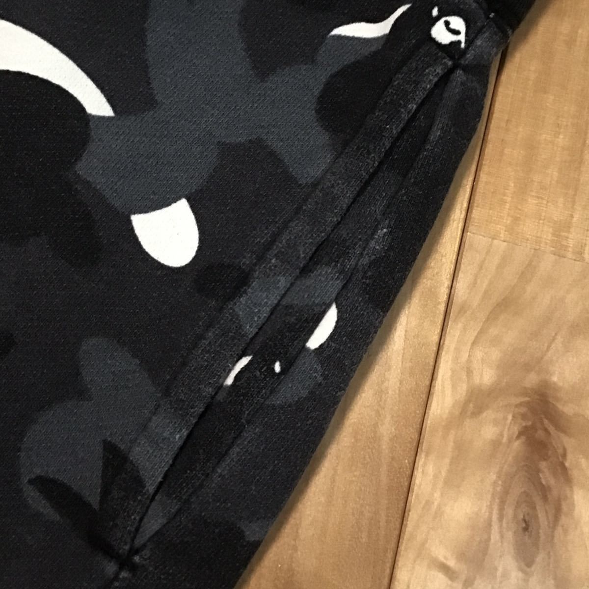 Bape 💫glow in the dark city ​​camo Shark sweat shorts ★size XL Size US 36 / EU 52 - 7 Thumbnail