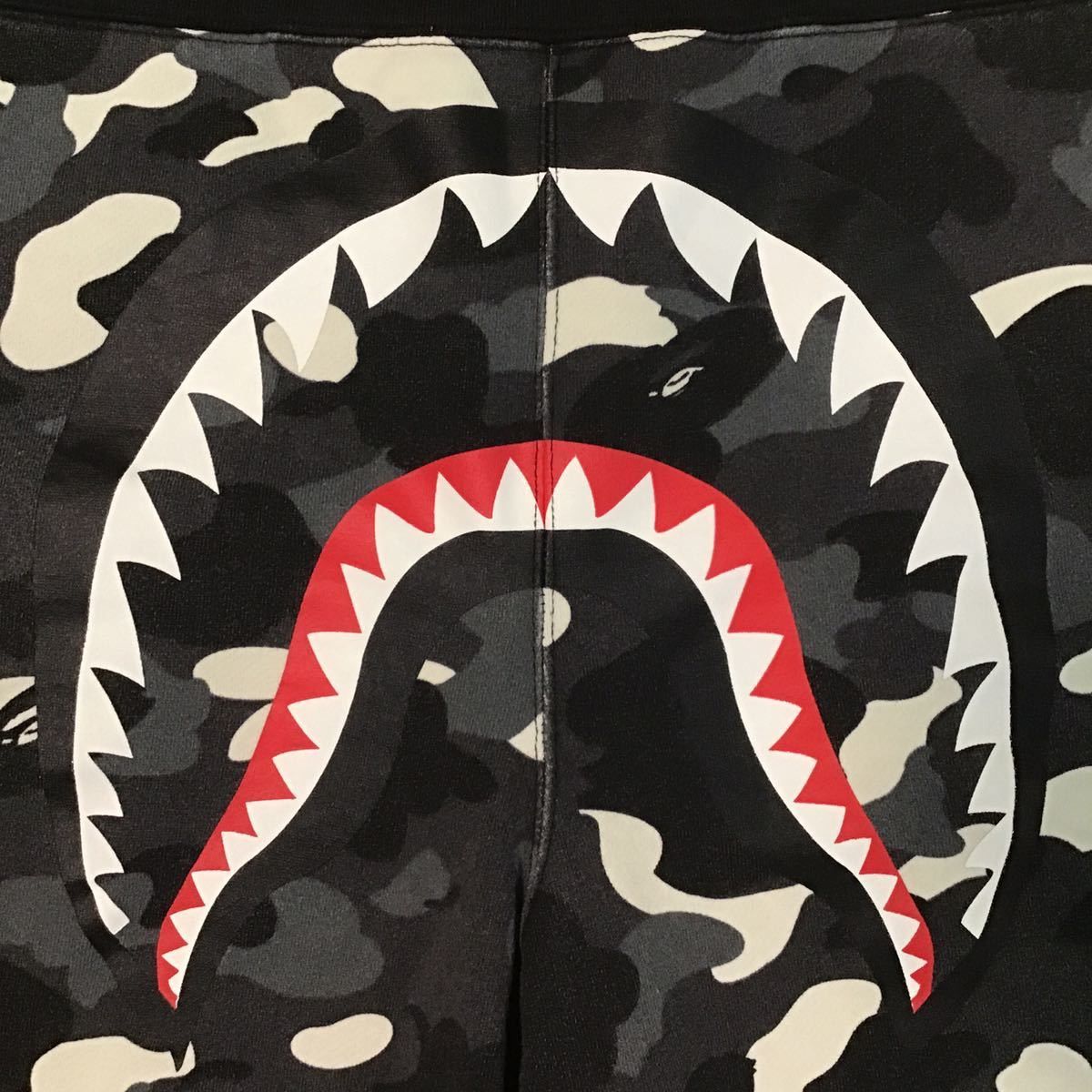 Bape 💫glow in the dark city ​​camo Shark sweat shorts ★size XL Size US 36 / EU 52 - 3 Thumbnail