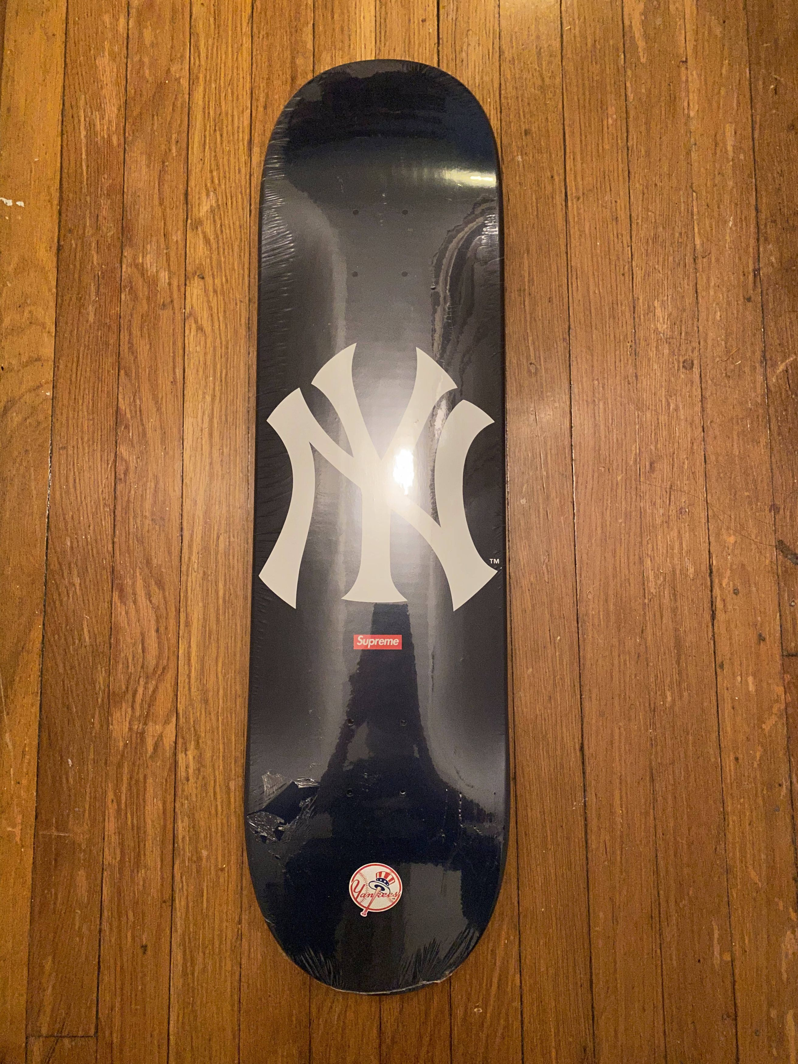 Happy】Supreme New York Yankees Skate - スケートボード Happy】Supreme New York Yankees Skate - スケートボード