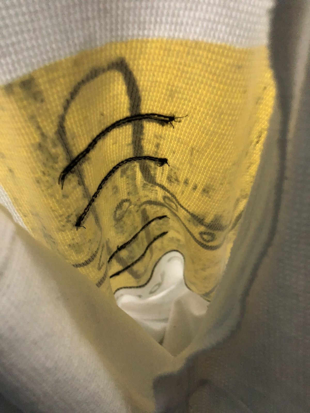 Japanese Brand × Jean-Michel Basquiat × Uniqlo Uniqlo X JEAN MICHEL BASQUIAT 3 quaters tees Size US S / EU 44-46 / 1 - 4 Thumbnail