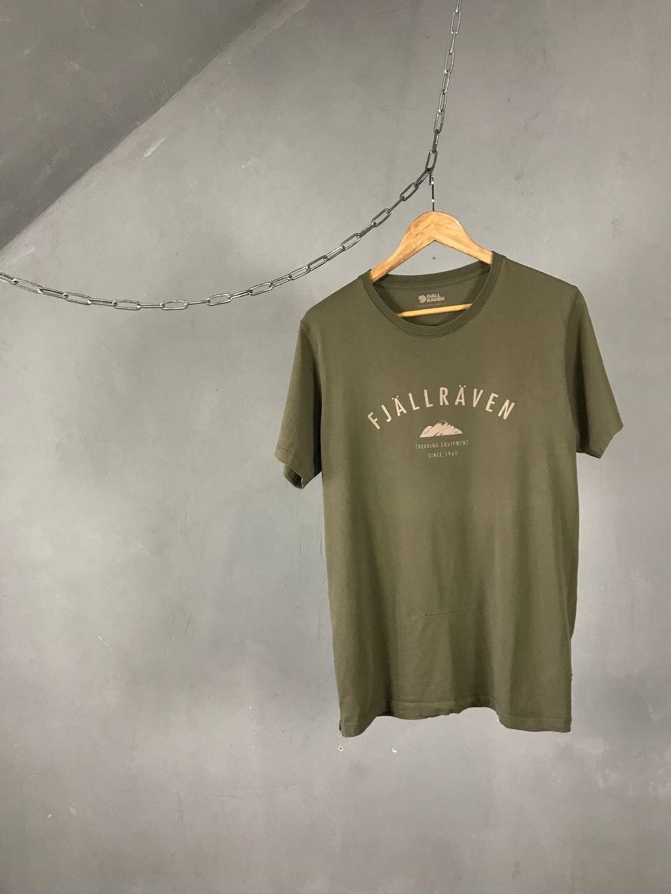 Fjallraven Fjallraven outdoor streetwear center logo tee Size US L / EU 52-54 / 3 - 1 Thumbnail