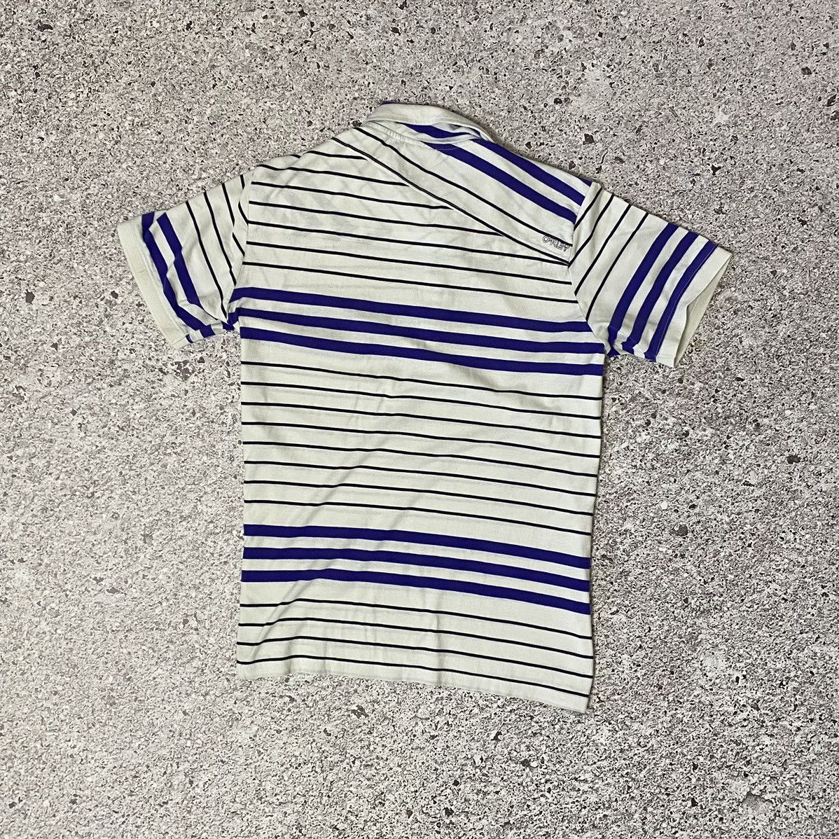Oakley × Vintage Vintage Oakley Surfing Polo T-Shirt Center Logo Size US L / EU 52-54 / 3 - 2 Thumbnail