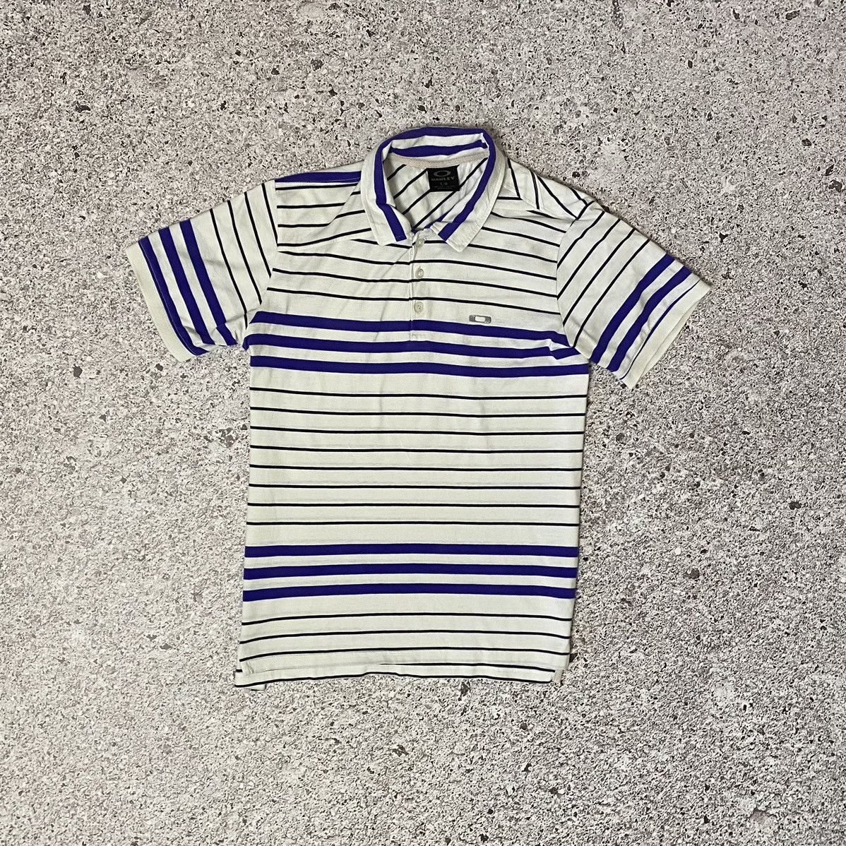 Oakley × Vintage Vintage Oakley Surfing Polo T-Shirt Center Logo Size US L / EU 52-54 / 3 - 1 Thumbnail