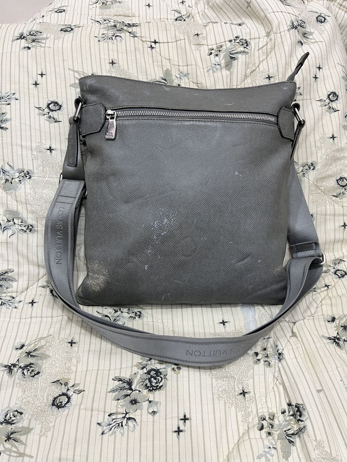 Louis Vuitton LOUIS VUITTON TAIGA SASHA BAGS Size ONE SIZE - 1 Thumbnail