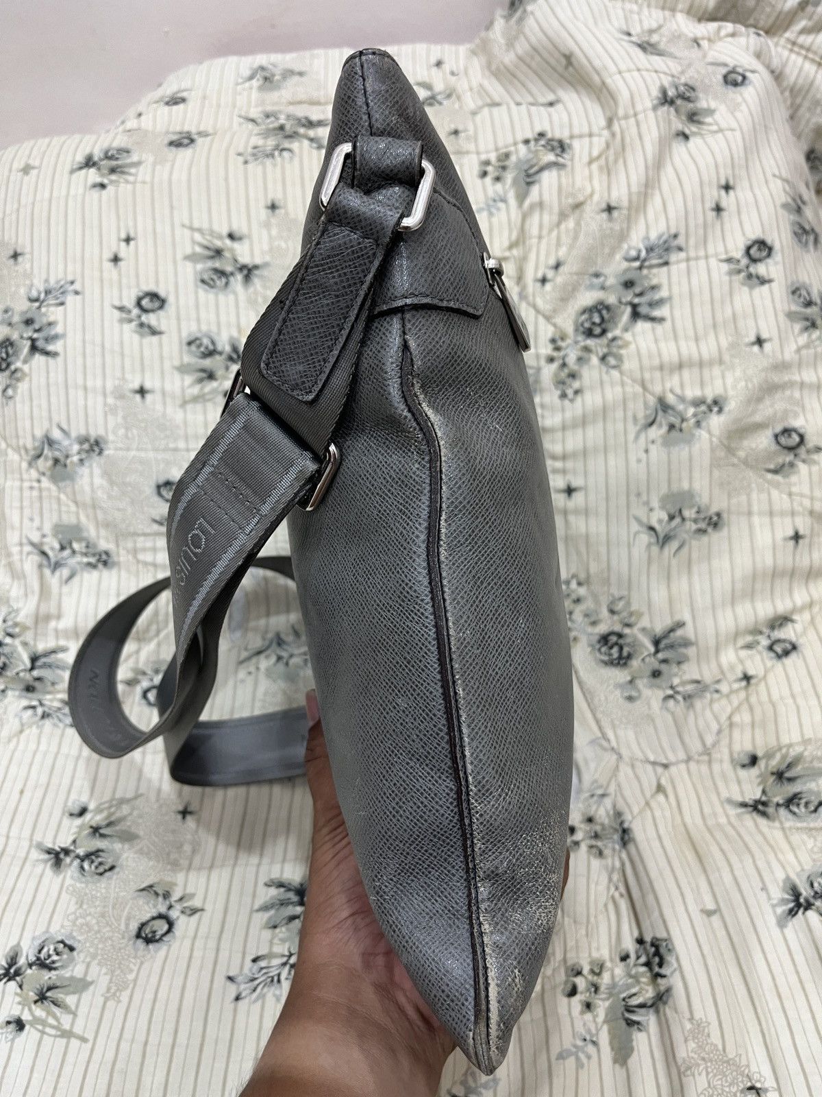 Louis Vuitton LOUIS VUITTON TAIGA SASHA BAGS Size ONE SIZE - 5 Thumbnail
