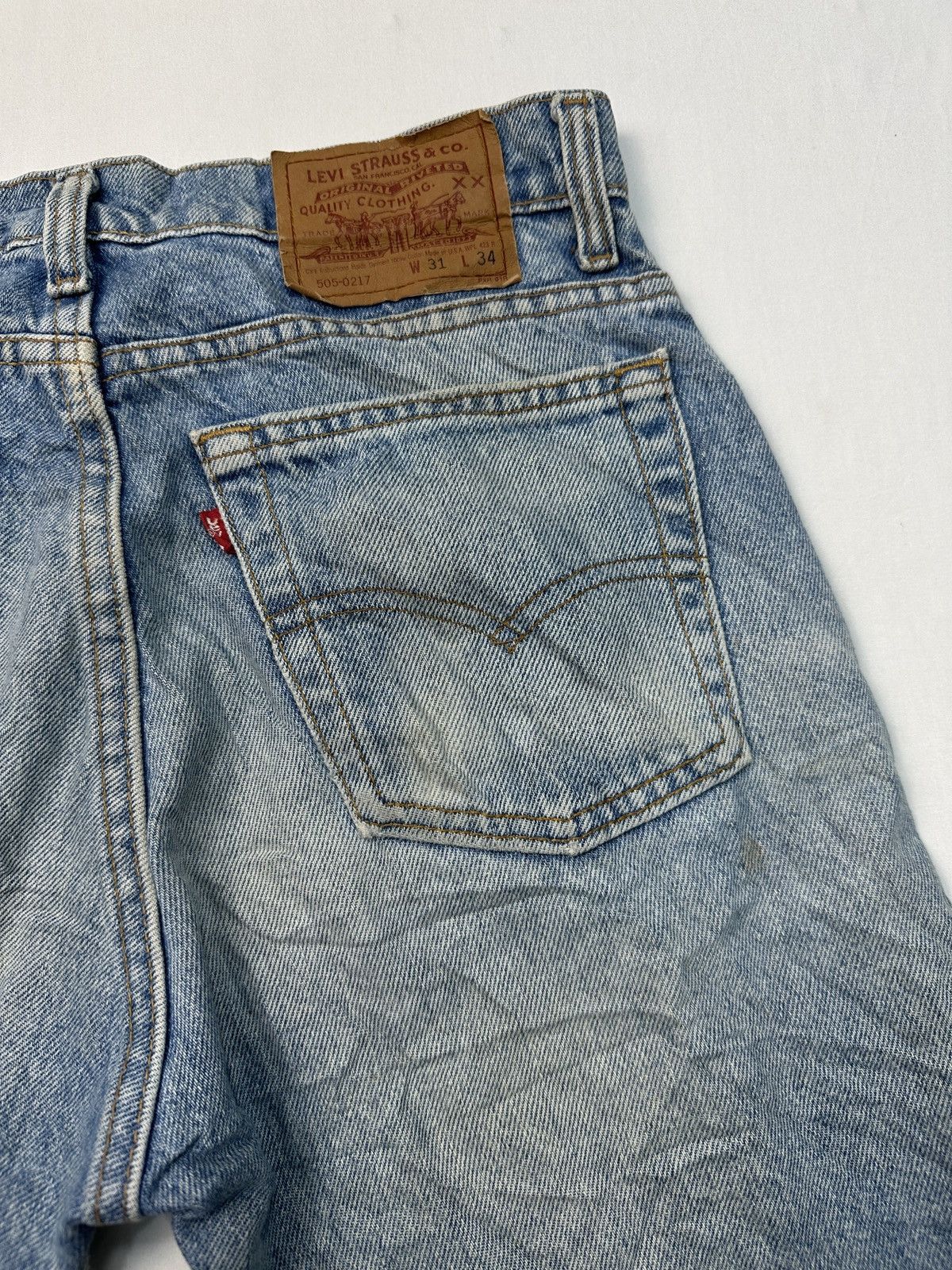 Levi's Vintage Clothing Vintage Levi’s 505 made in USA denim jeans Size US 29 - 17 Thumbnail