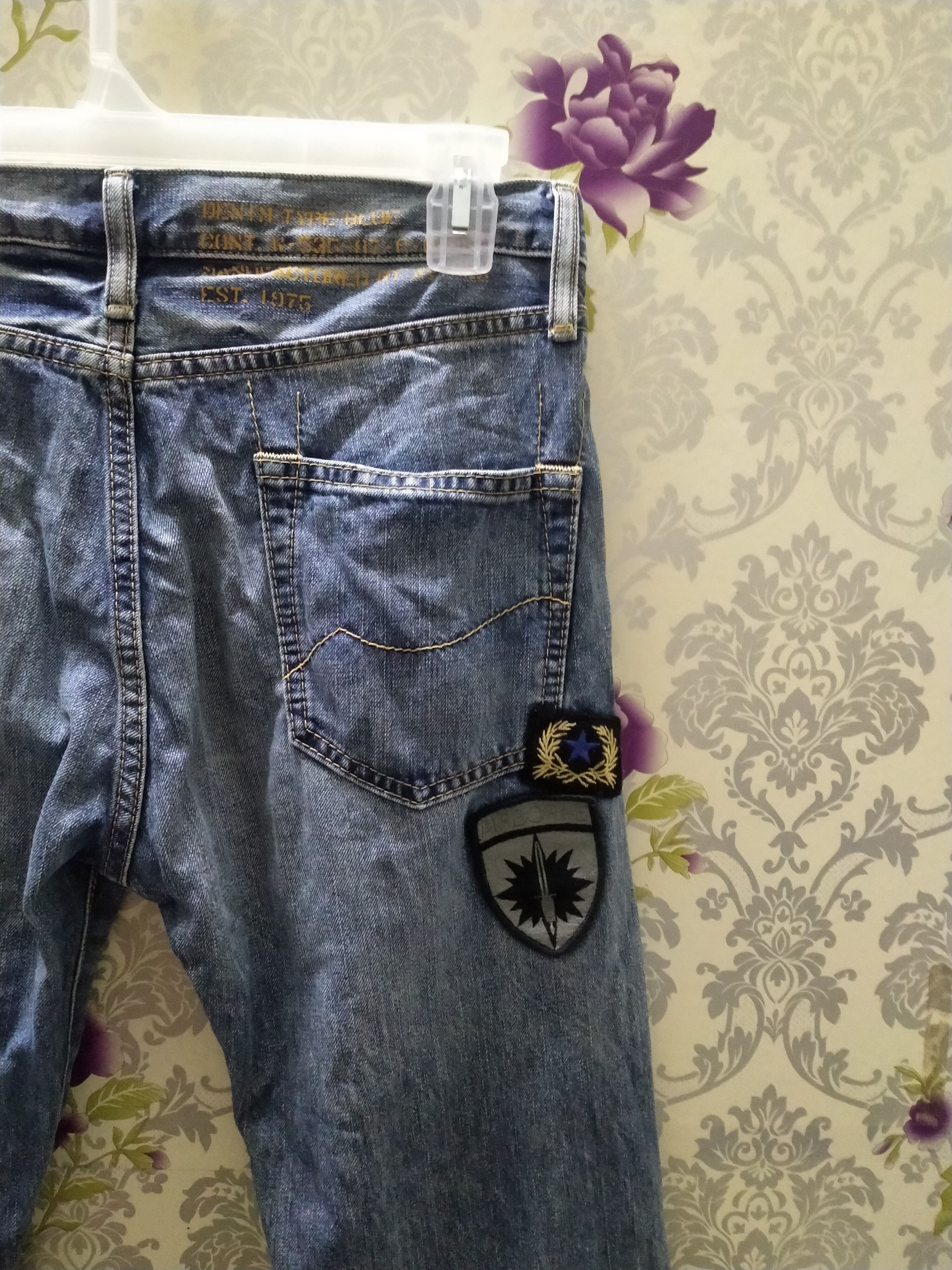 Avirex AVIREX TYPE BLUE JEANS WITH PATCHES Size US 30 / EU 46 - 10 Thumbnail