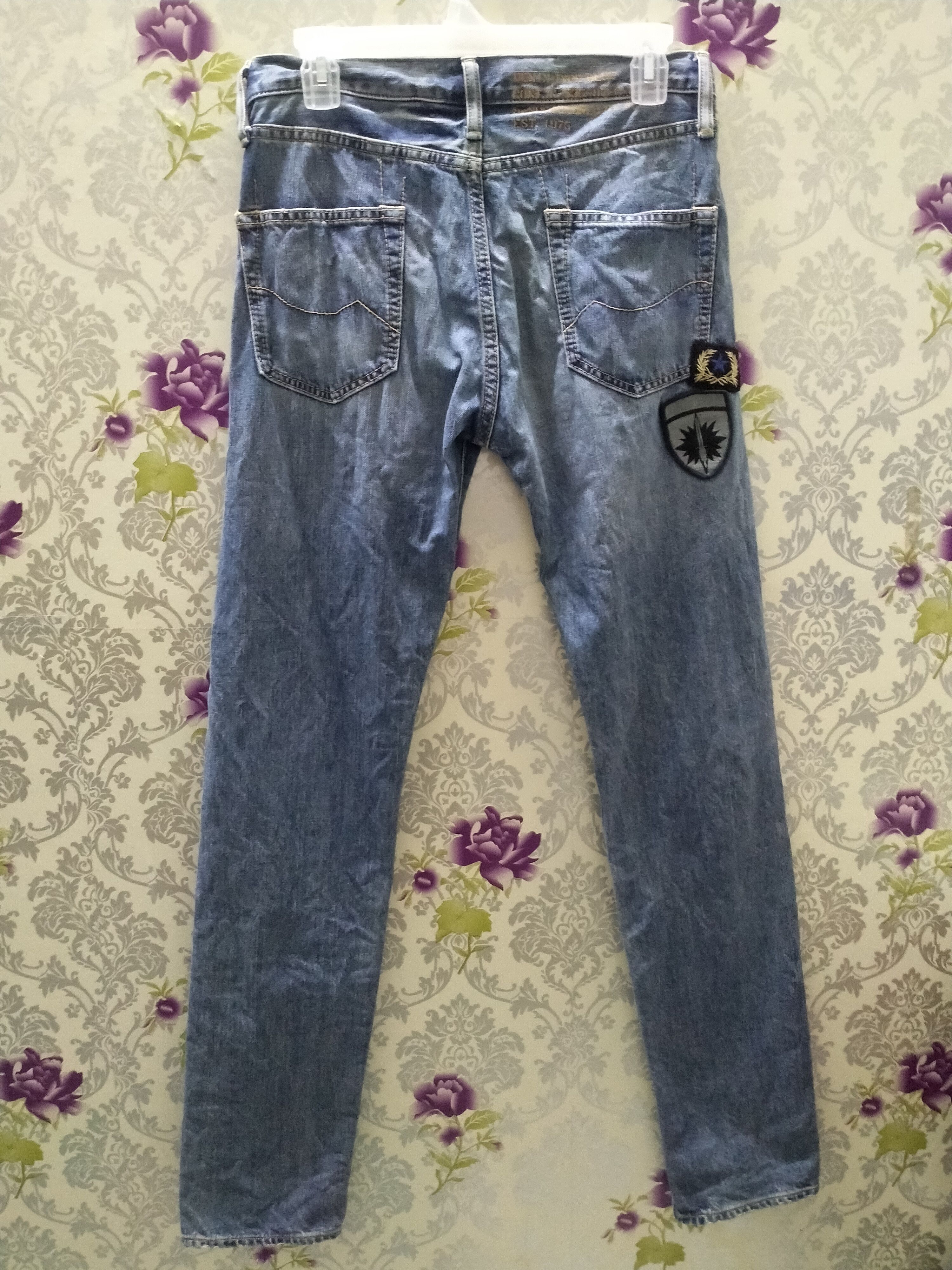 Avirex AVIREX TYPE BLUE JEANS WITH PATCHES Size US 30 / EU 46 - 11 Thumbnail