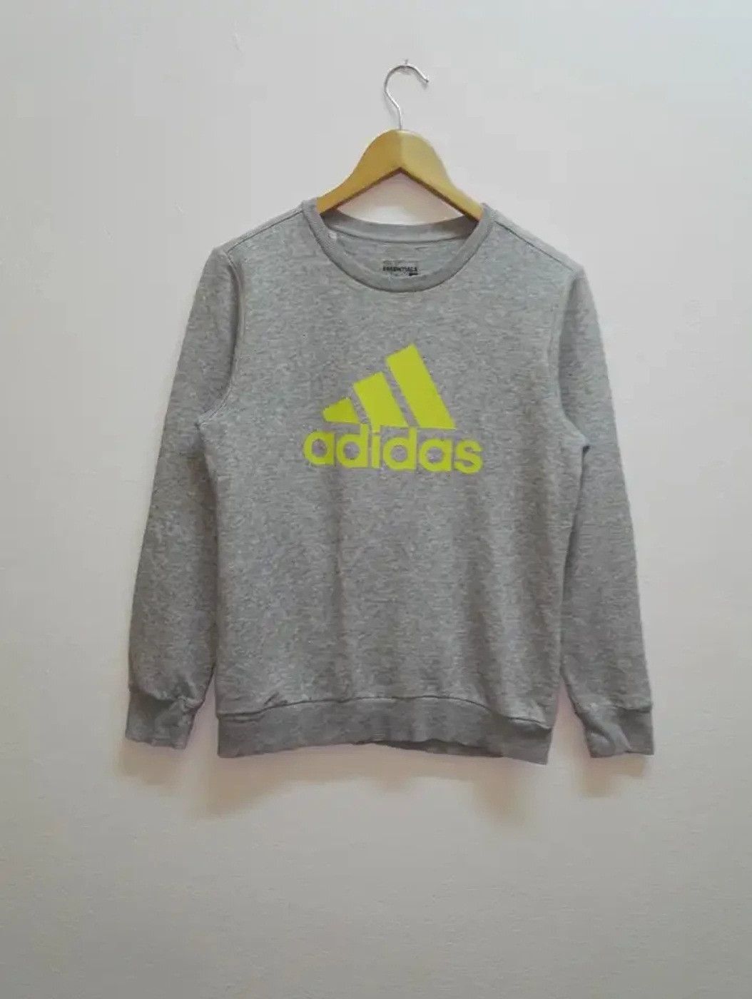 image of Vintage Adidas Sweatshirt Big Logo in Grey, Men's (Size Small)