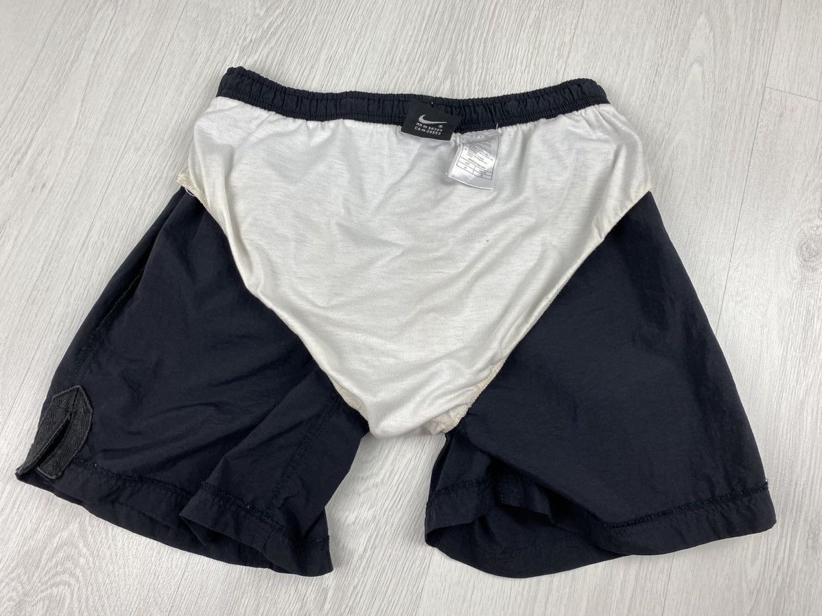 Nike Vintage Borussia Dortmund BVB Nike Shorts Y2K PSG Barcelona Size US 32 / EU 48 - 11 Thumbnail