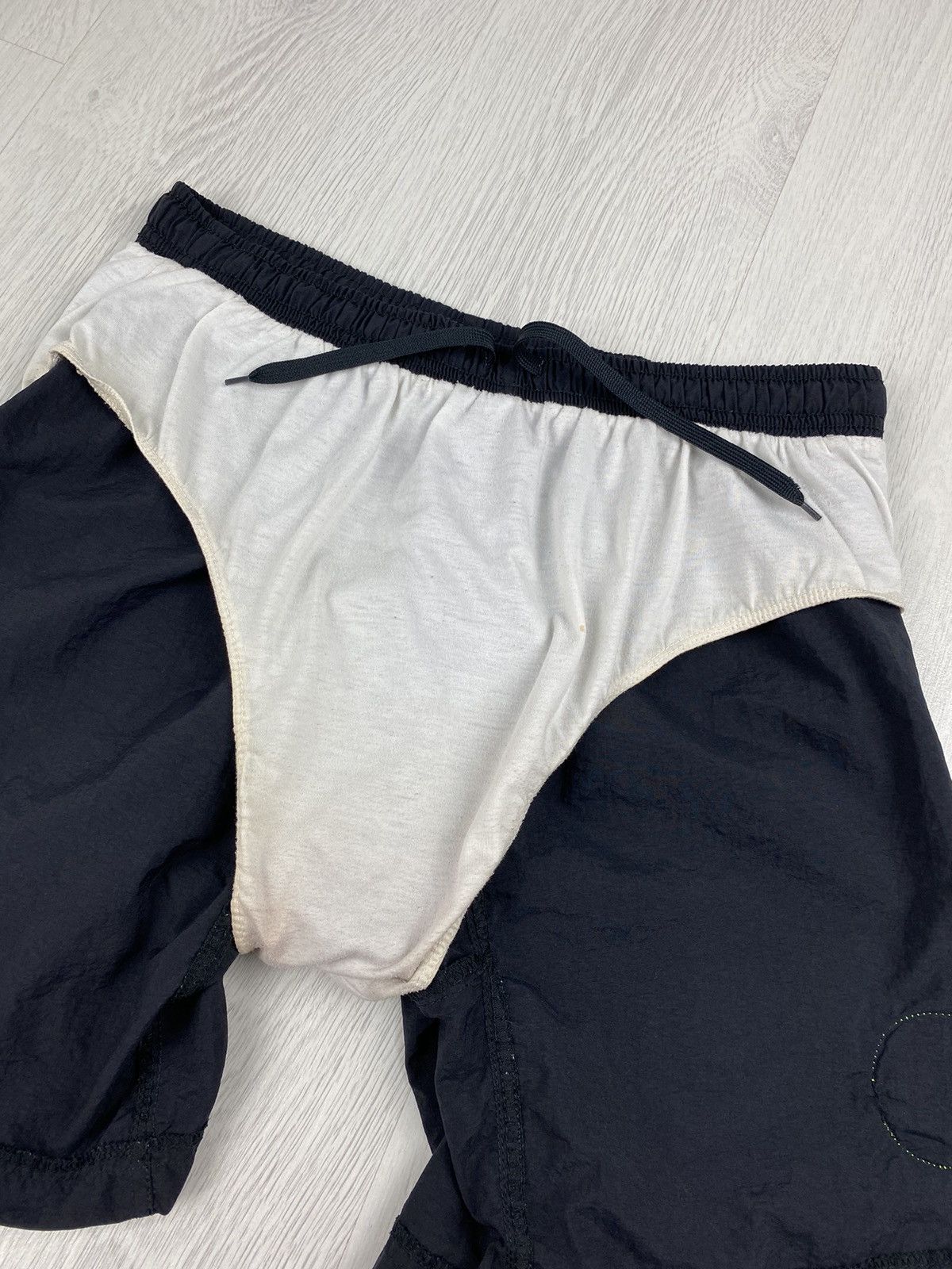 Nike Vintage Borussia Dortmund BVB Nike Shorts Y2K PSG Barcelona Size US 32 / EU 48 - 9 Thumbnail