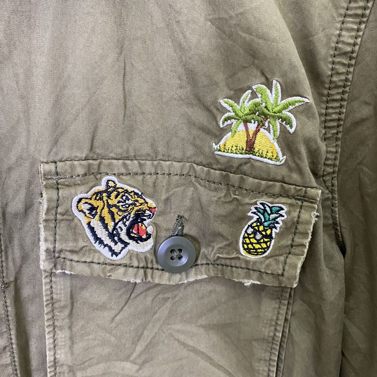 American Eagle Outfitters × Vintage Vintage Backhit Patchwork Button Up Size US L / EU 52-54 / 3 - 5 Thumbnail
