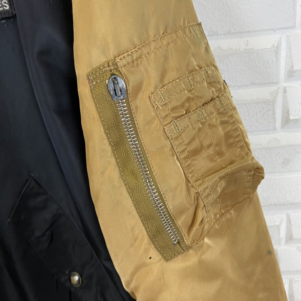 Alpha Industries Vintage Alpha Industries bomber jacket nice design Size US M / EU 48-50 / 2 - 8 Thumbnail