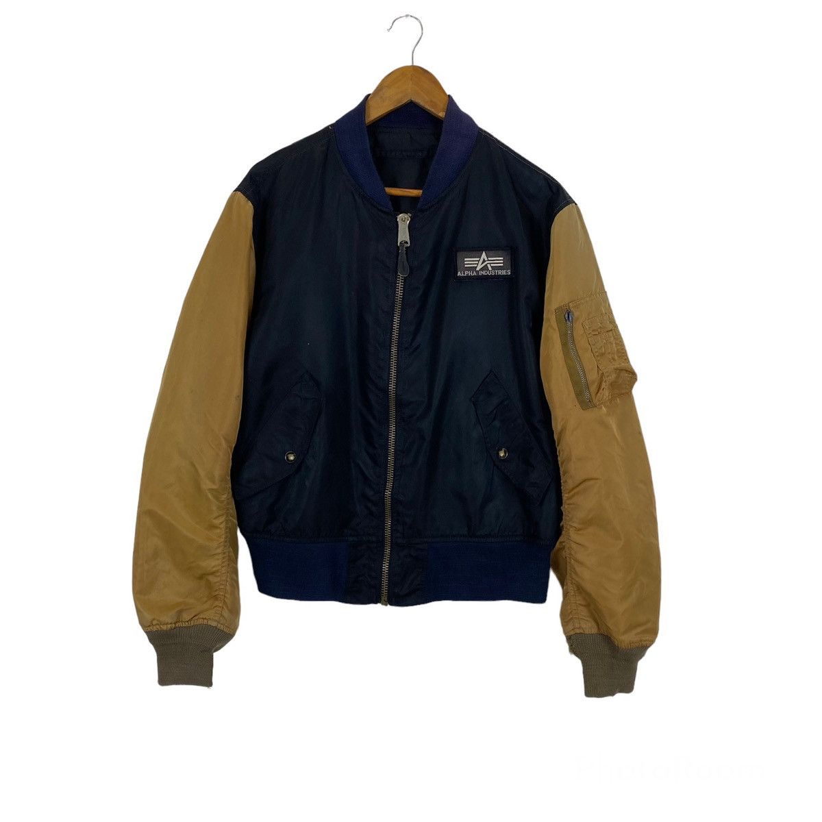 Alpha Industries Vintage Alpha Industries bomber jacket nice design Size US M / EU 48-50 / 2 - 1 Thumbnail