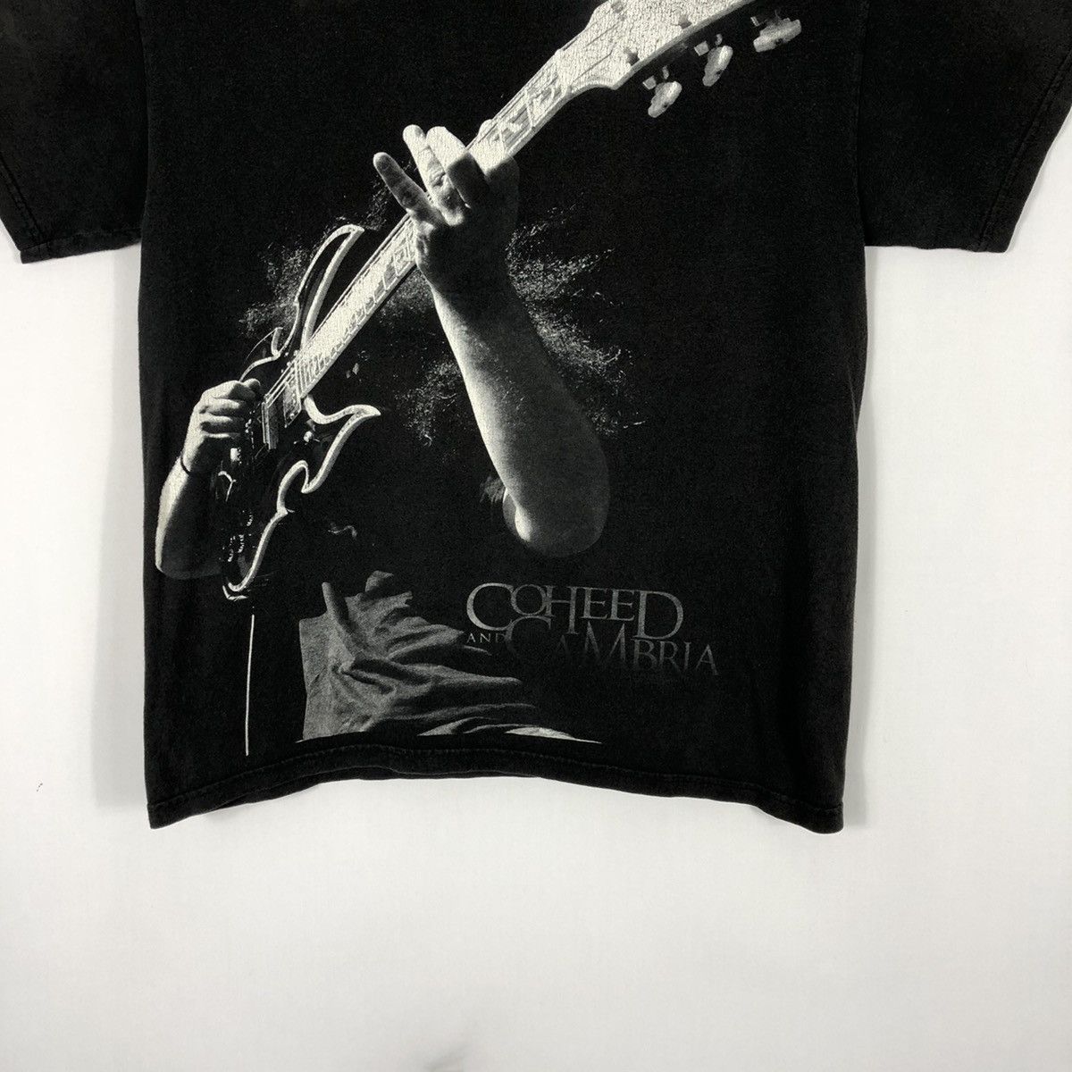 Band Tees × Vintage Vintage Coheed And Cambria Progressive Metal Big Print Tee Size US M / EU 48-50 / 2 - 3 Thumbnail