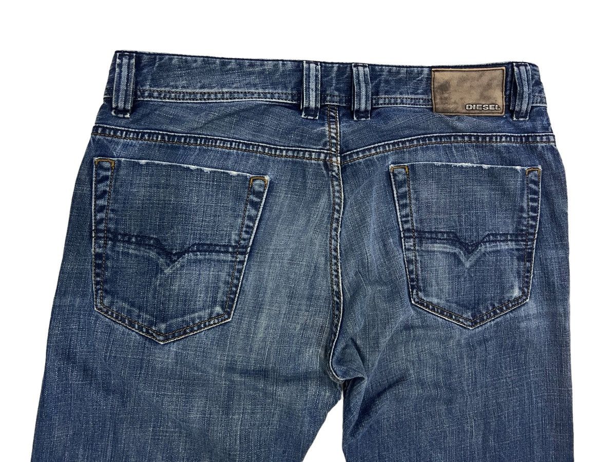 Diesel Vintage Diesel Italy Distressed Denim Jeans 36x33 Size US 36 / EU 52 - 7 Thumbnail
