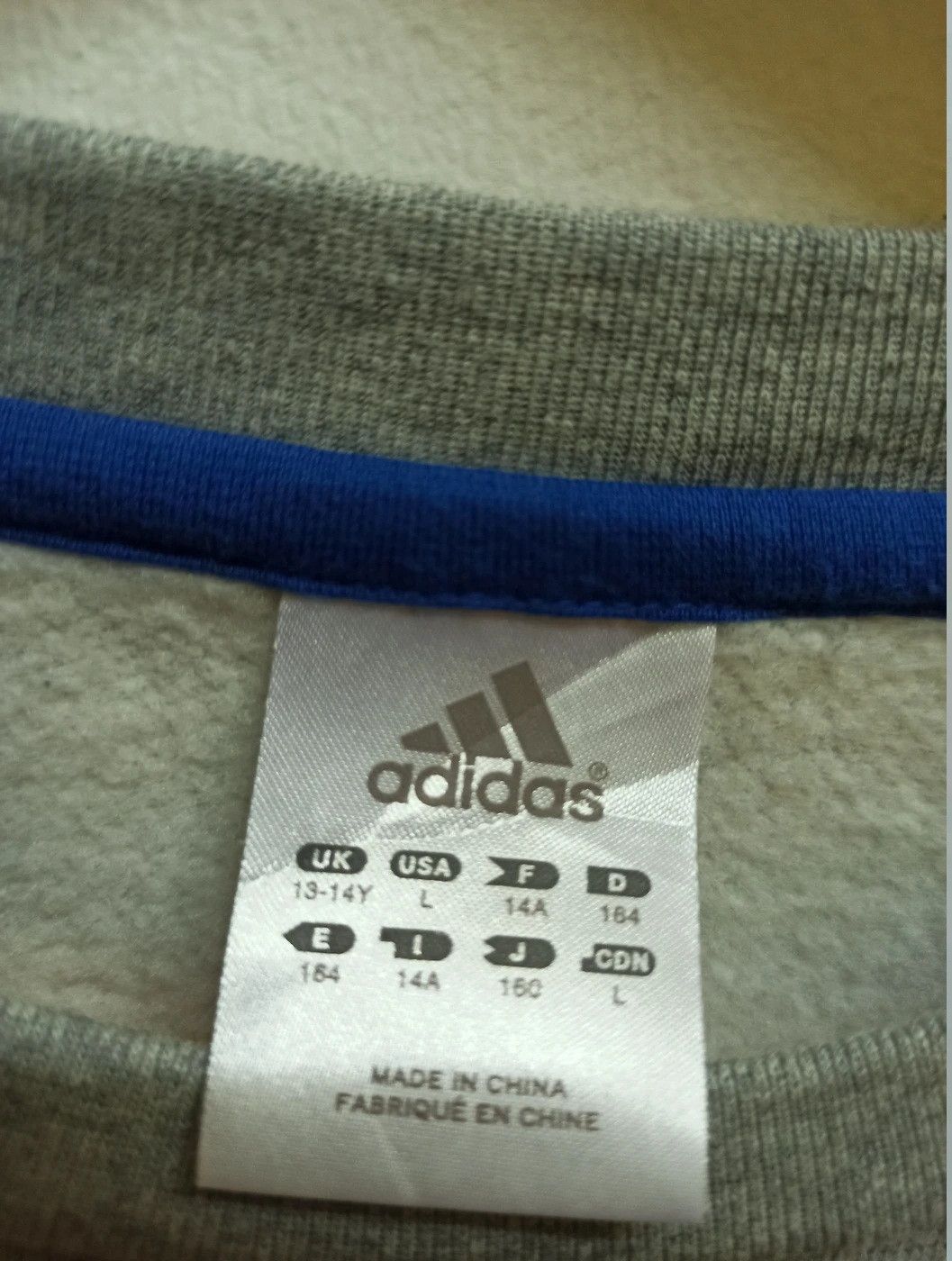 Adidas Vintage 00's Adidas Sweatshirts Big Logo Nice Design (c32) Size US S / EU 44-46 / 1 - 5 Thumbnail