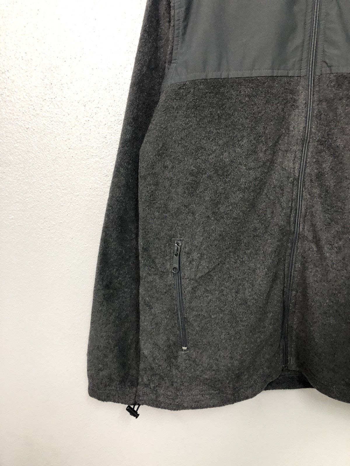 Columbia Vintage Columbia Sportswear Company Zipper Up Fleece Jacket Size US L / EU 52-54 / 3 - 3 Thumbnail