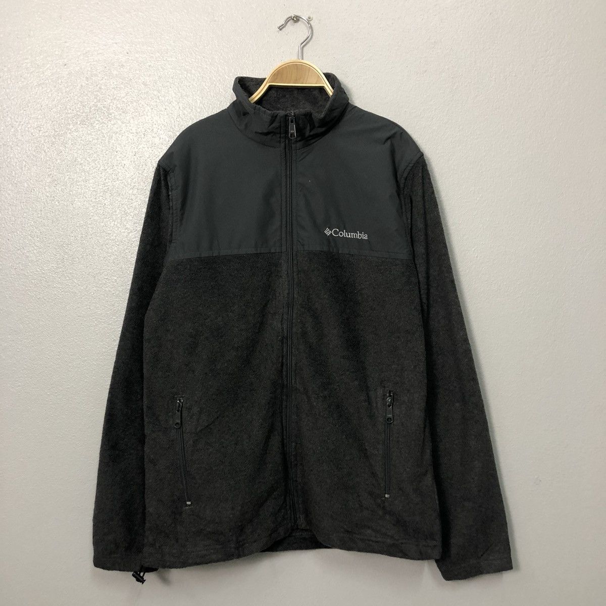Columbia Vintage Columbia Sportswear Company Zipper Up Fleece Jacket Size US L / EU 52-54 / 3 - 1 Thumbnail