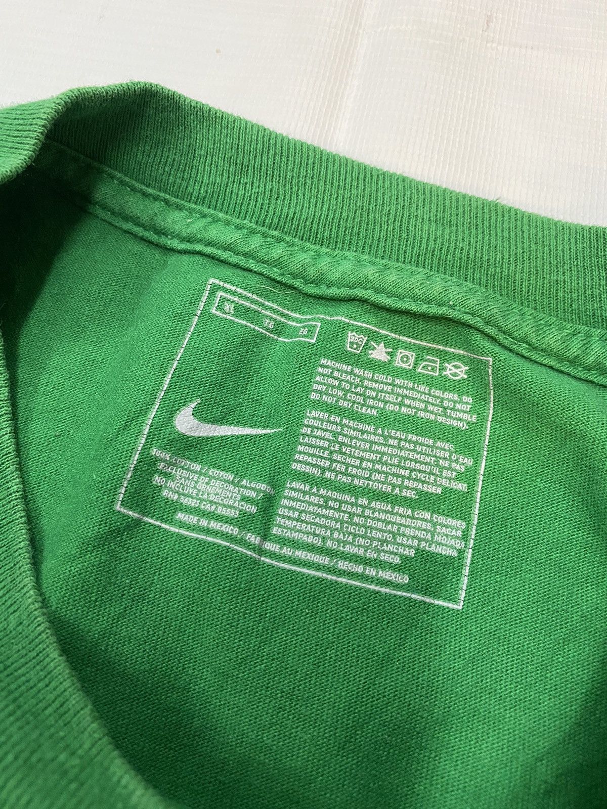 Nike Vintage Nike Big Print Tee Size US XL / EU 56 / 4 - 5 Thumbnail