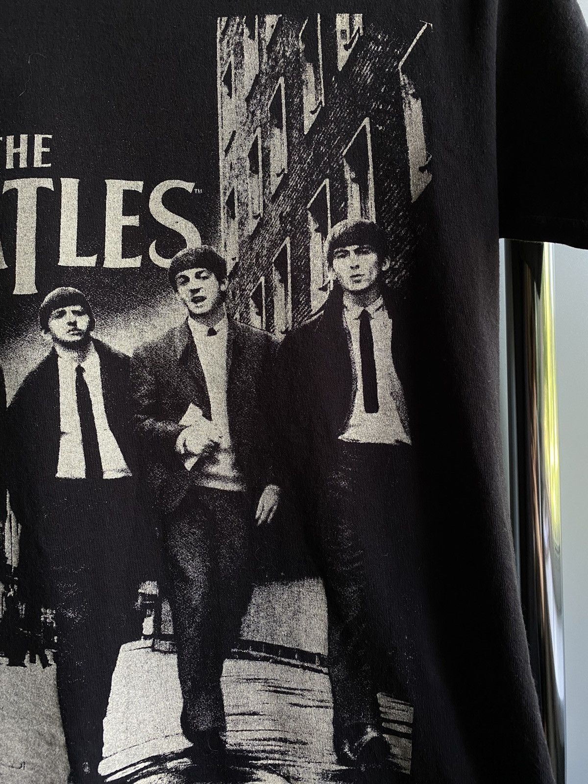 Band Tees The Beatles 2004 Band T Shirt Men’s S Black Big Logo Size US S / EU 44-46 / 1 - 8 Thumbnail