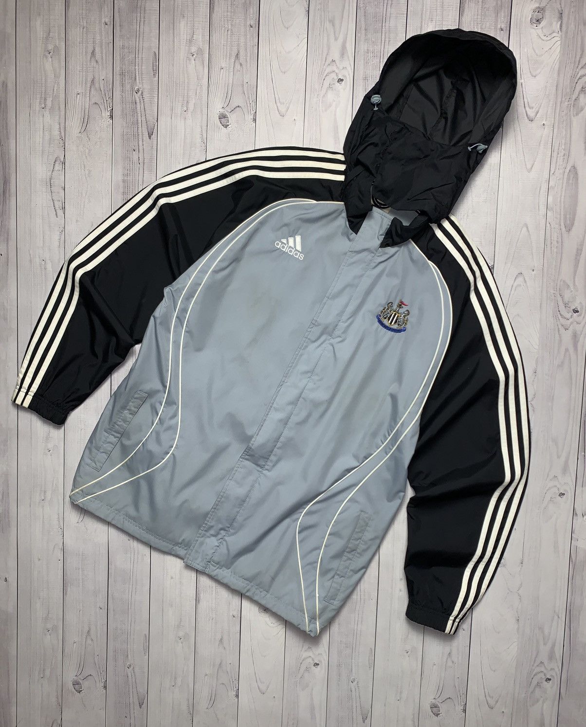 Adidas × Vintage Vintage New Castle United jacket adidas size S Size US S / EU 44-46 / 1 - 1 Thumbnail