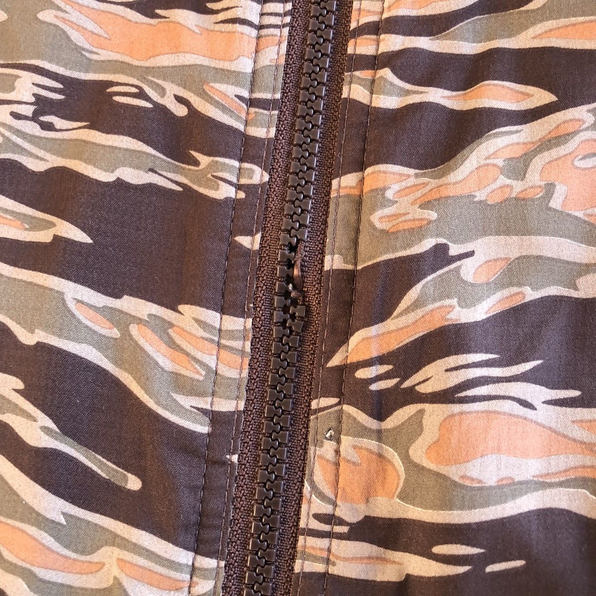 Columbia Vintage Columbia Tigerstripe Zipper Sweater Hoodie Size US L / EU 52-54 / 3 - 12 Thumbnail
