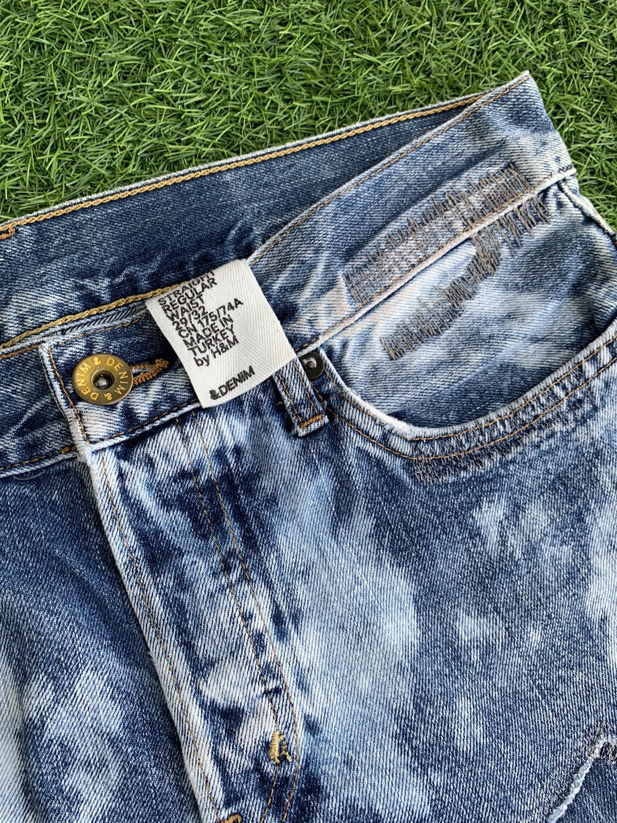 Denime Rare H&N Distressed Bleach Jeans Size US 29 - 7 Thumbnail