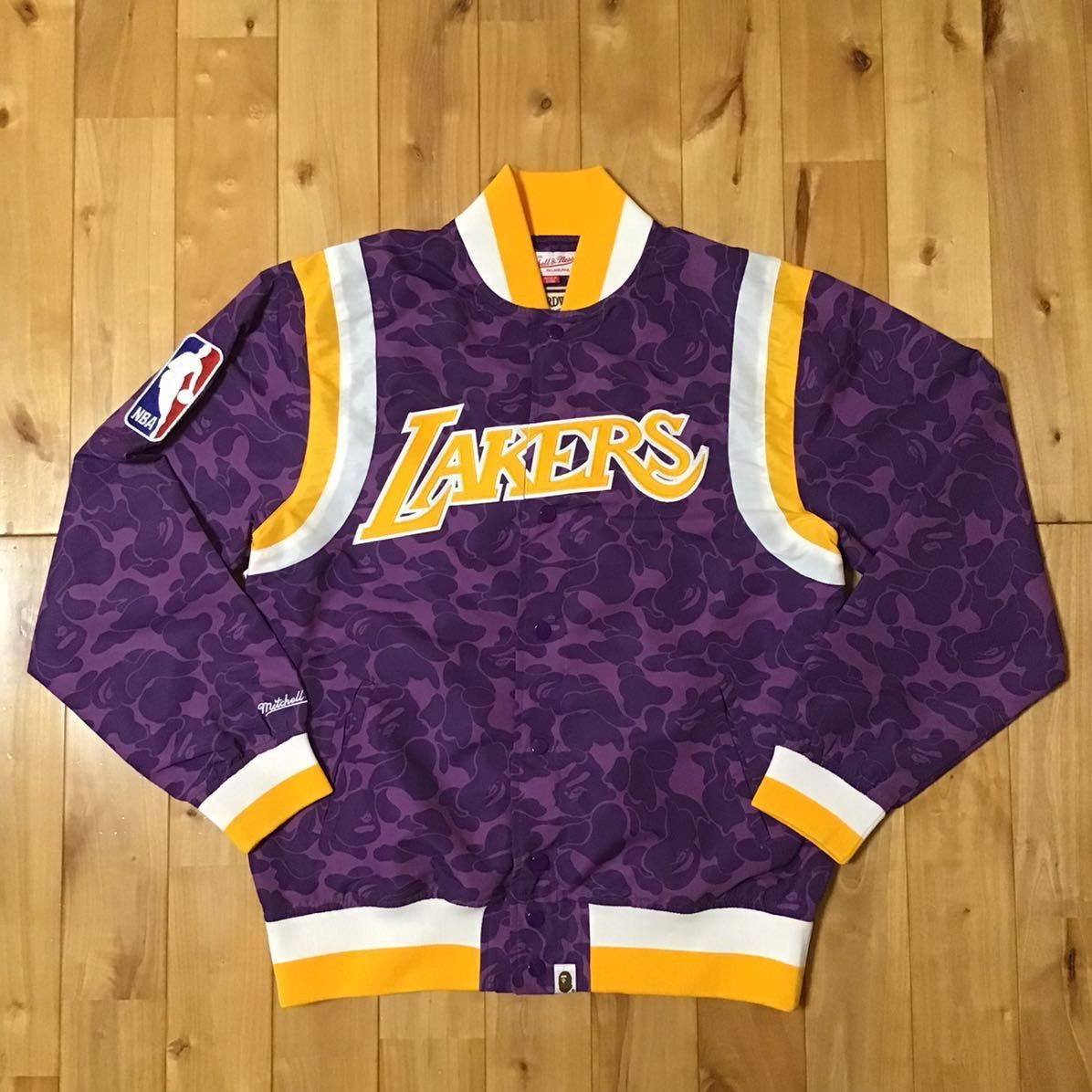 100% Authentic Bape Mitchell & Ness Lakers Warm Up Jacket size: XL