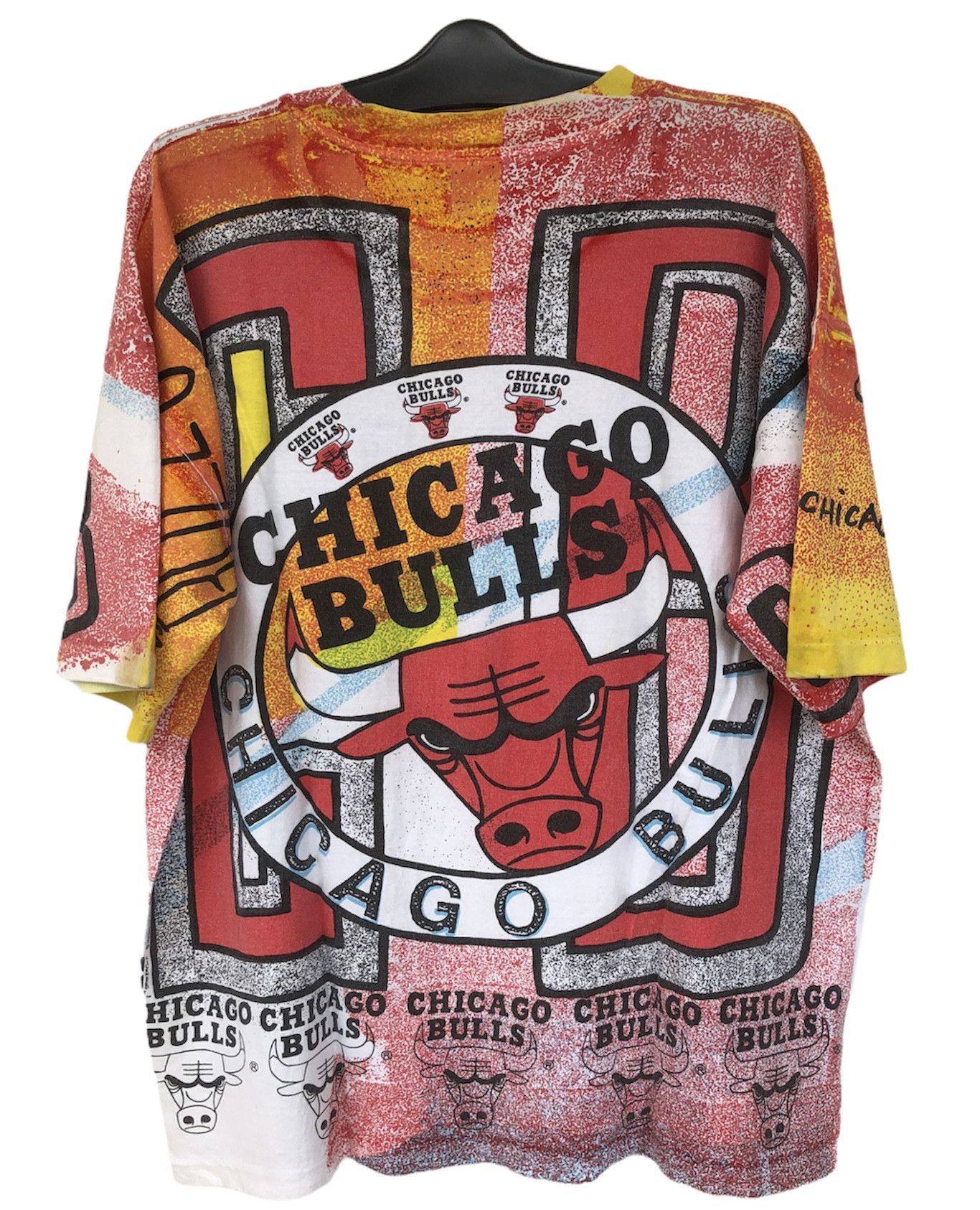 NBA Vintage Chicago Bulls Fullprint By Magic Johnson Tshirt Size US XXL / EU 58 / 5 - 2 Thumbnail