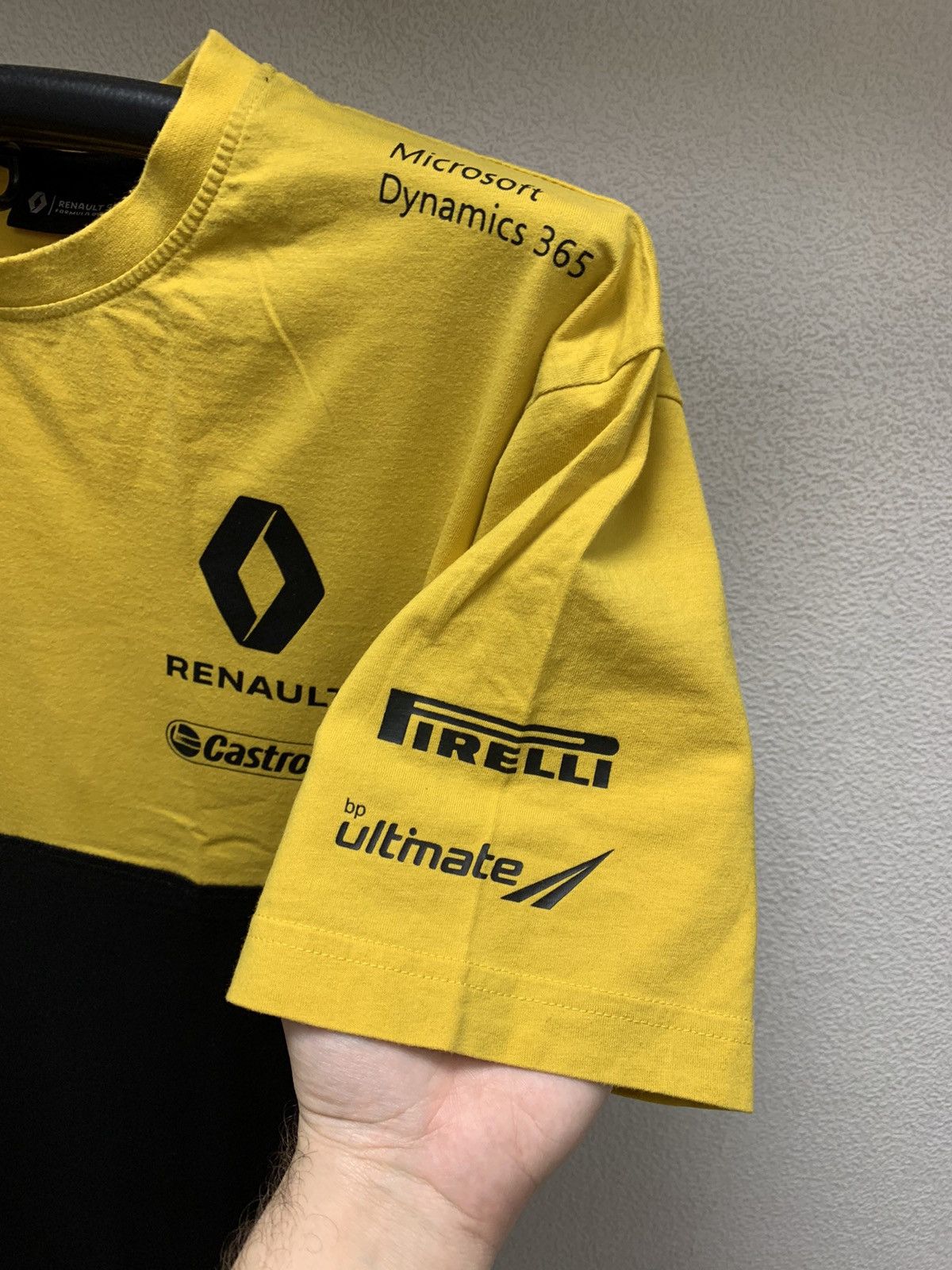Formula 1 Renault sport formula uno yellow big logo t-shirt Xxl as Size US XXL / EU 58 / 5 - 5 Thumbnail