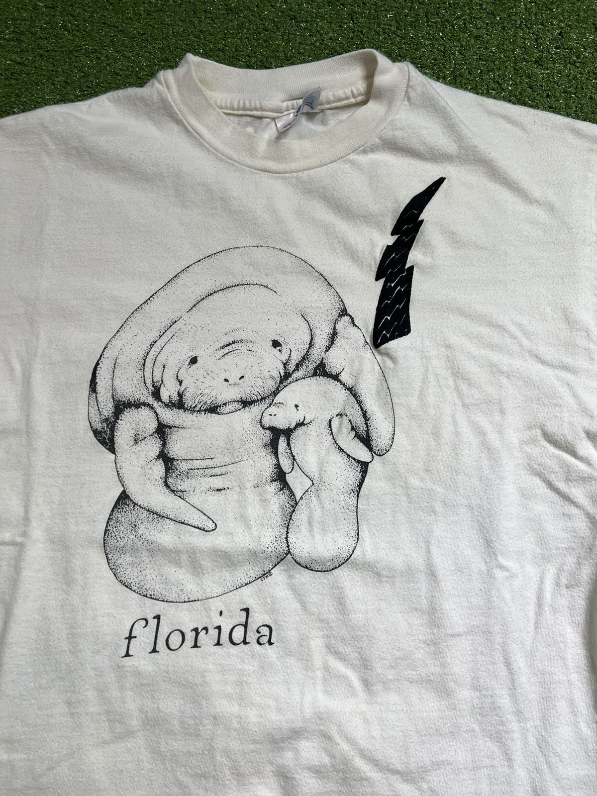 Vintage vintage florida animal destination whale shirt Size US M / EU 48-50 / 2 - 2 Thumbnail