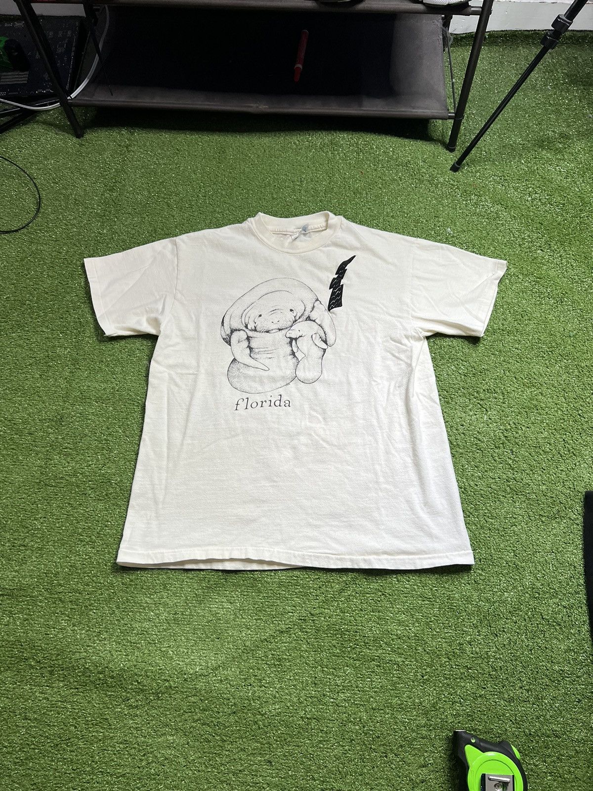 Vintage vintage florida animal destination whale shirt Size US M / EU 48-50 / 2 - 1 Thumbnail