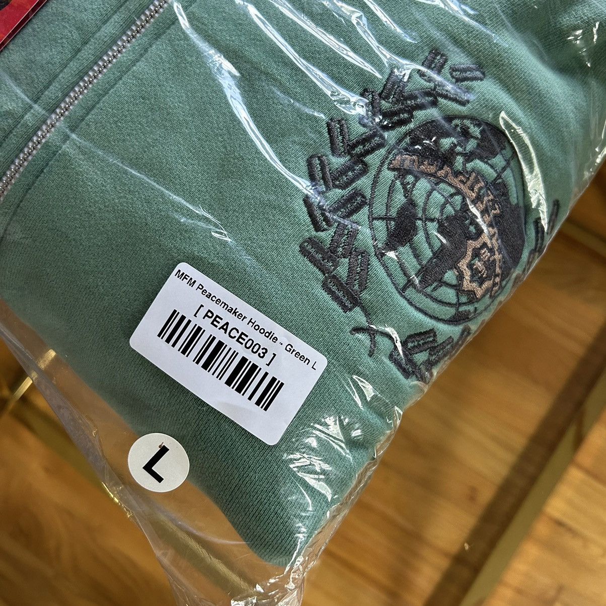 Aris Tatalovich × murd333r.fm PEACEMAKER BOXY CROPPED HEAVYWEiGHT ZiP UP HOODiE GREEN Size US L / EU 52-54 / 3 - 17 Thumbnail