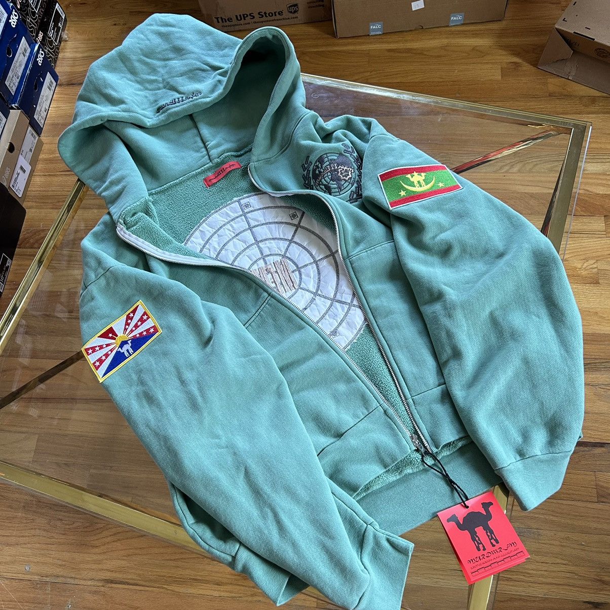 Aris Tatalovich × murd333r.fm PEACEMAKER BOXY CROPPED HEAVYWEiGHT ZiP UP HOODiE GREEN Size US L / EU 52-54 / 3 - 7 Thumbnail
