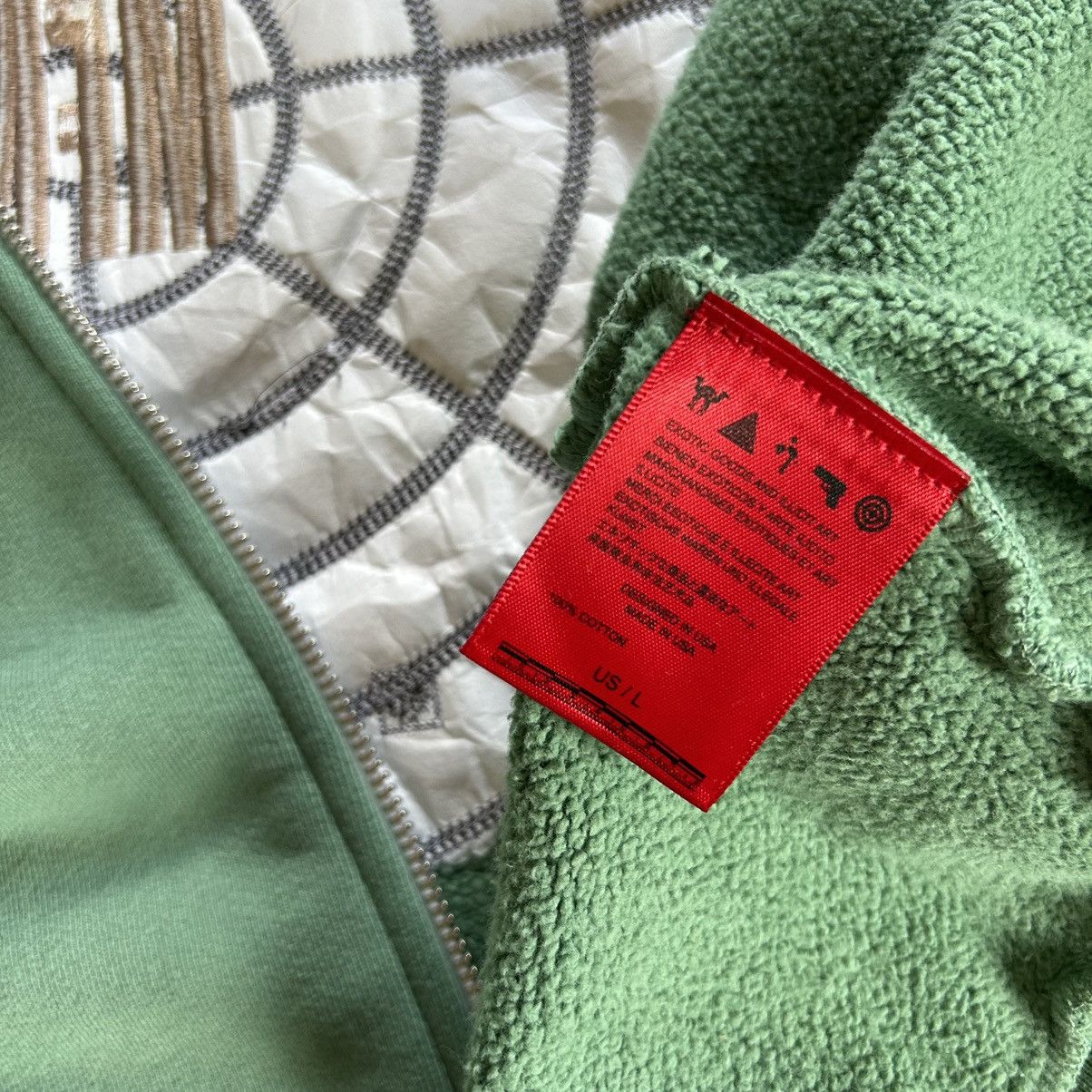 Aris Tatalovich × murd333r.fm PEACEMAKER BOXY CROPPED HEAVYWEiGHT ZiP UP HOODiE GREEN Size US L / EU 52-54 / 3 - 10 Thumbnail