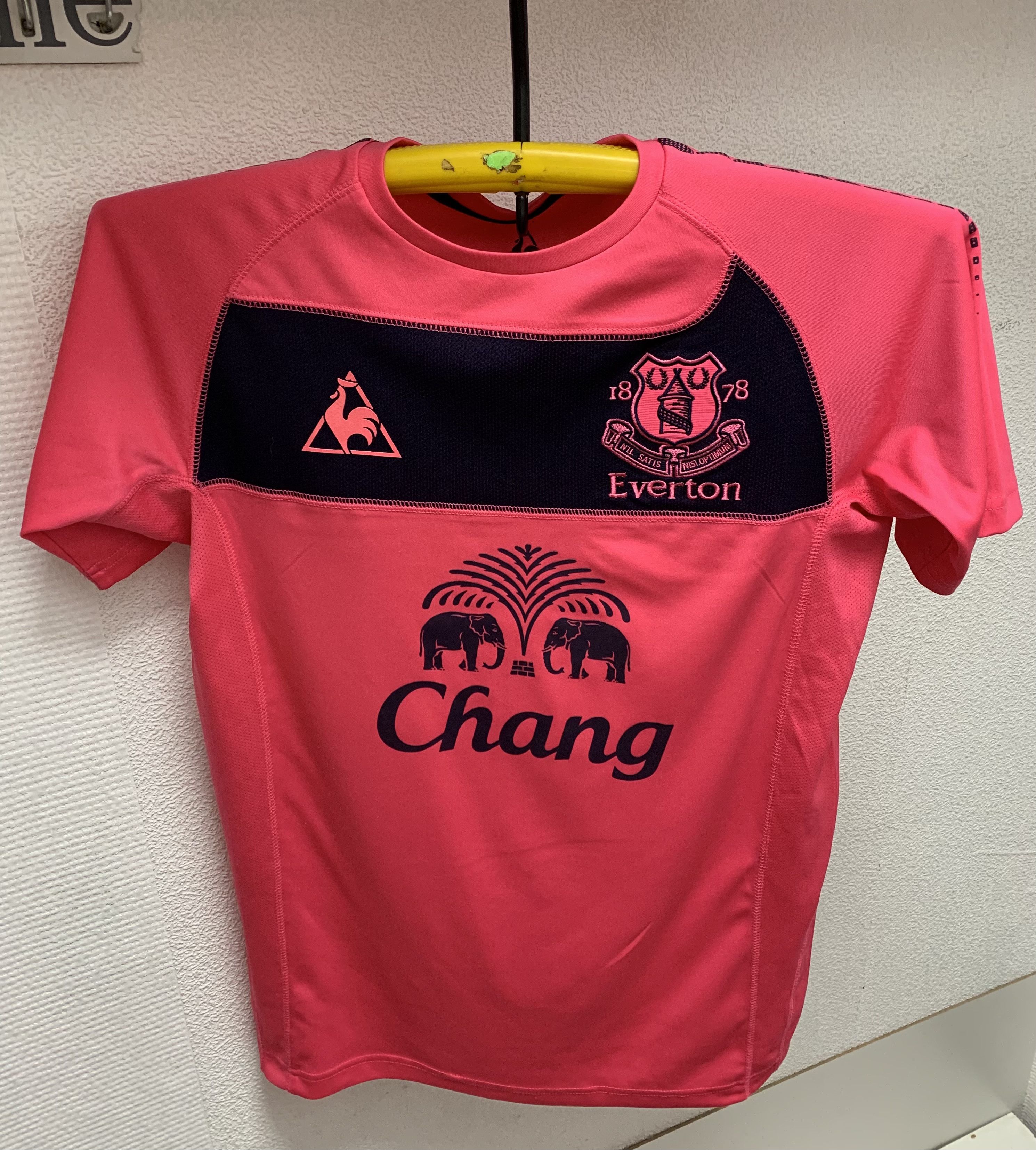 Le Coq Sportif Everton le coq sportif pink soccer jersey S Chang Size US S / EU 44-46 / 1 - 1 Thumbnail
