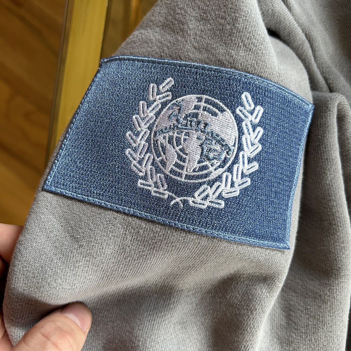 Aris Tatalovich × murd333r.fm PEACEMAKER BOXY CROPPED HEAVYWEiGHT ZiP UP HOODiE GREY Size US L / EU 52-54 / 3 - 7 Thumbnail