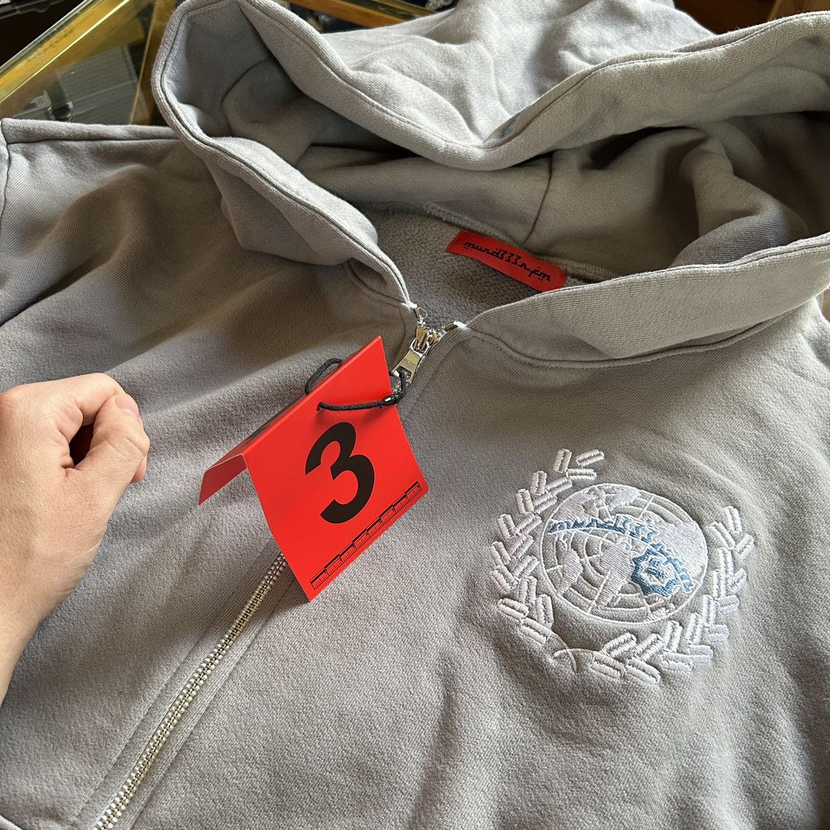 Aris Tatalovich × murd333r.fm PEACEMAKER BOXY CROPPED HEAVYWEiGHT ZiP UP HOODiE GREY Size US L / EU 52-54 / 3 - 3 Thumbnail