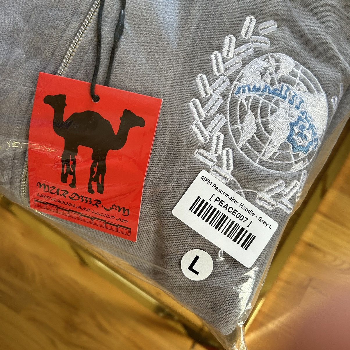 Aris Tatalovich × murd333r.fm PEACEMAKER BOXY CROPPED HEAVYWEiGHT ZiP UP HOODiE GREY Size US L / EU 52-54 / 3 - 14 Thumbnail