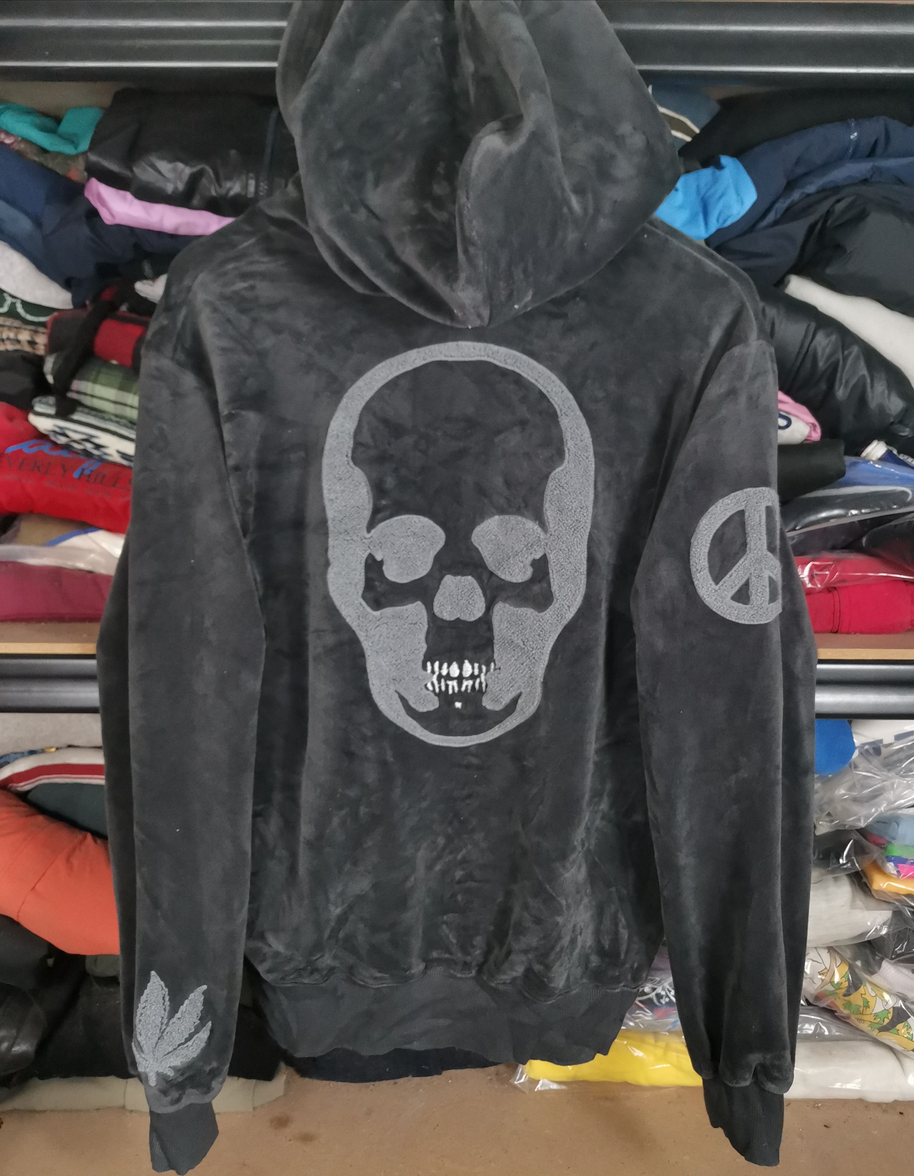 If Six Was Nine Vintage Skull Marijuana Velvet Hoodie Size US L / EU 52-54 / 3 - 1 Thumbnail