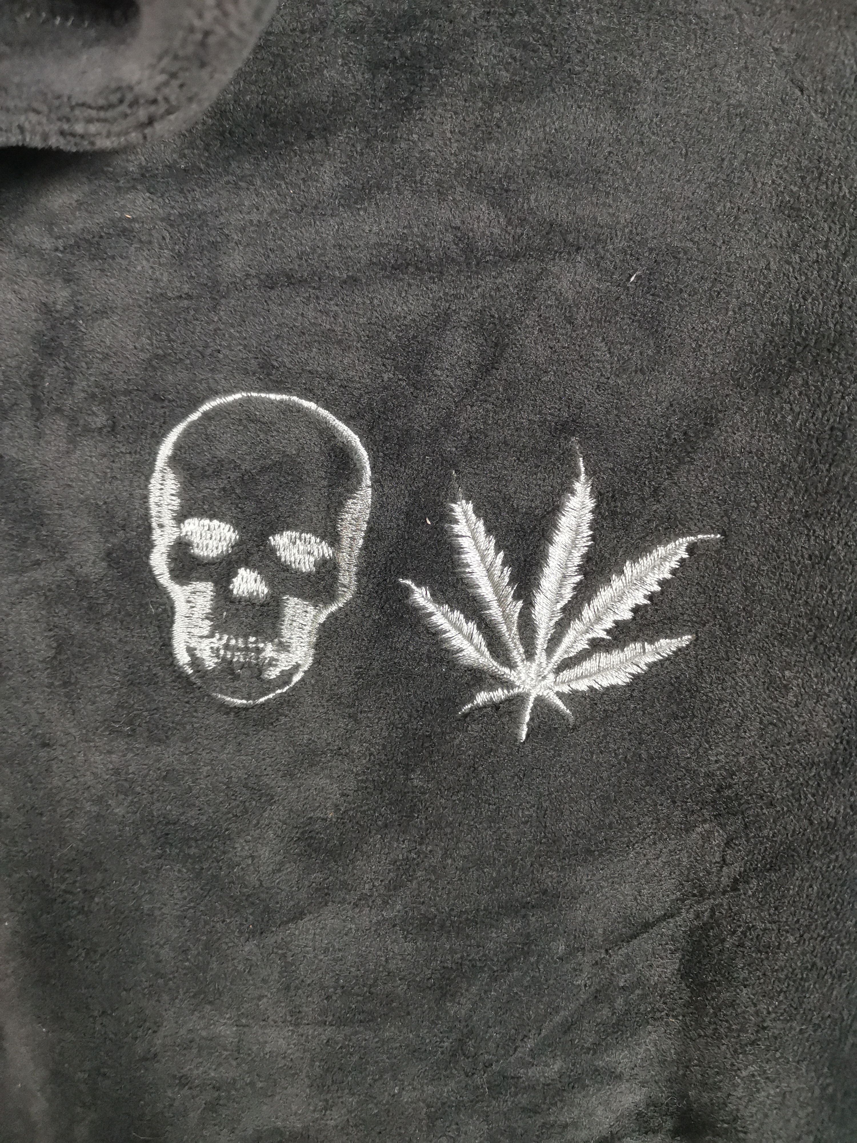 If Six Was Nine Vintage Skull Marijuana Velvet Hoodie Size US L / EU 52-54 / 3 - 6 Thumbnail