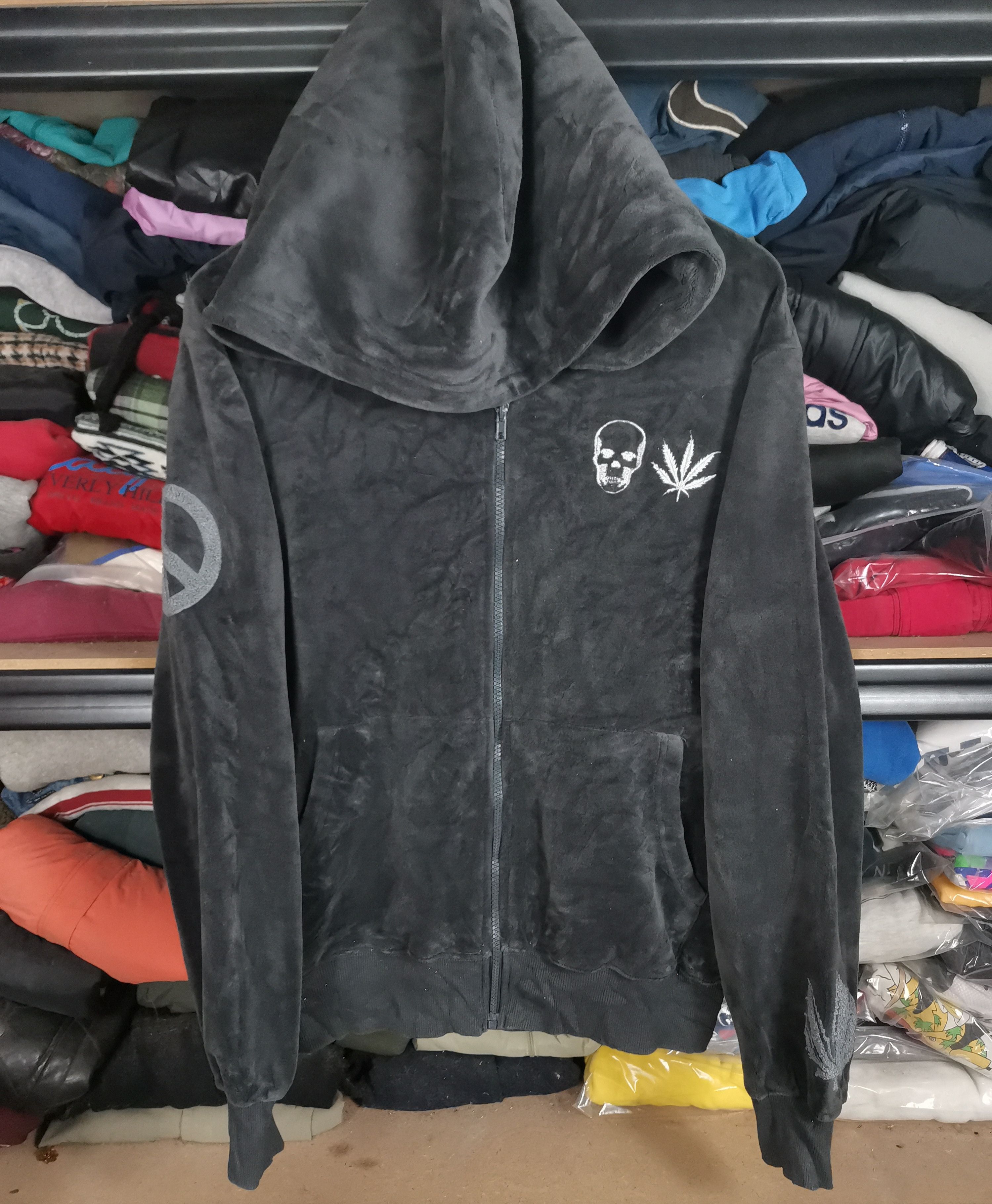 If Six Was Nine Vintage Skull Marijuana Velvet Hoodie Size US L / EU 52-54 / 3 - 3 Thumbnail
