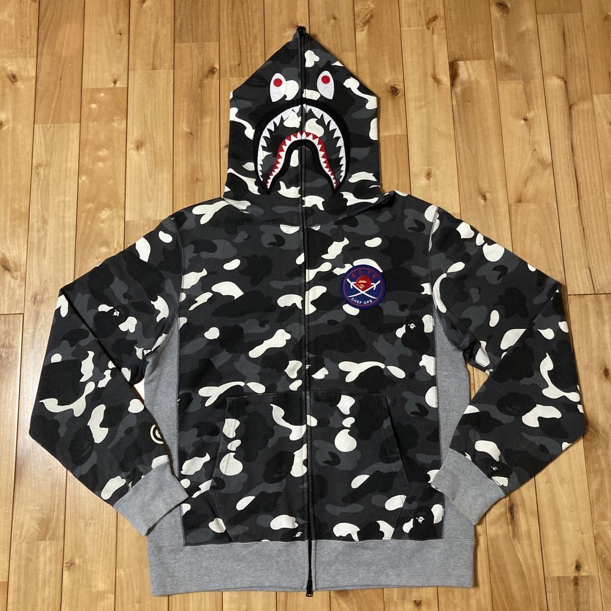 💫glow in the dark💫 city camo Shark full zip hoodie 2XL