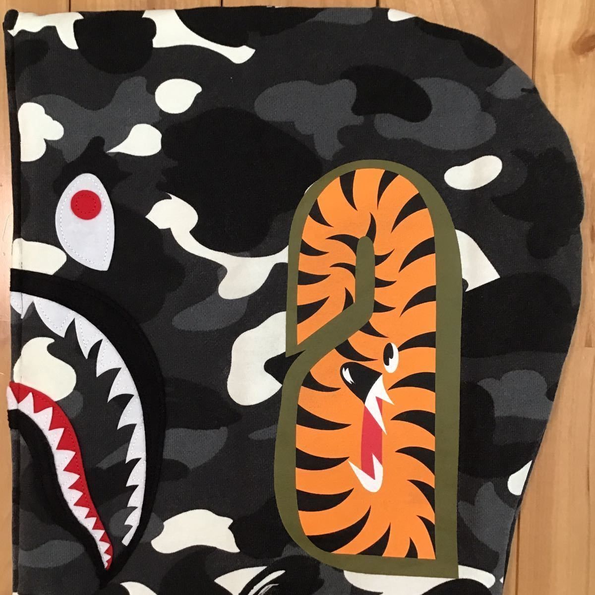 💫glow in the dark💫 city camo Shark full zip hoodie 2XL