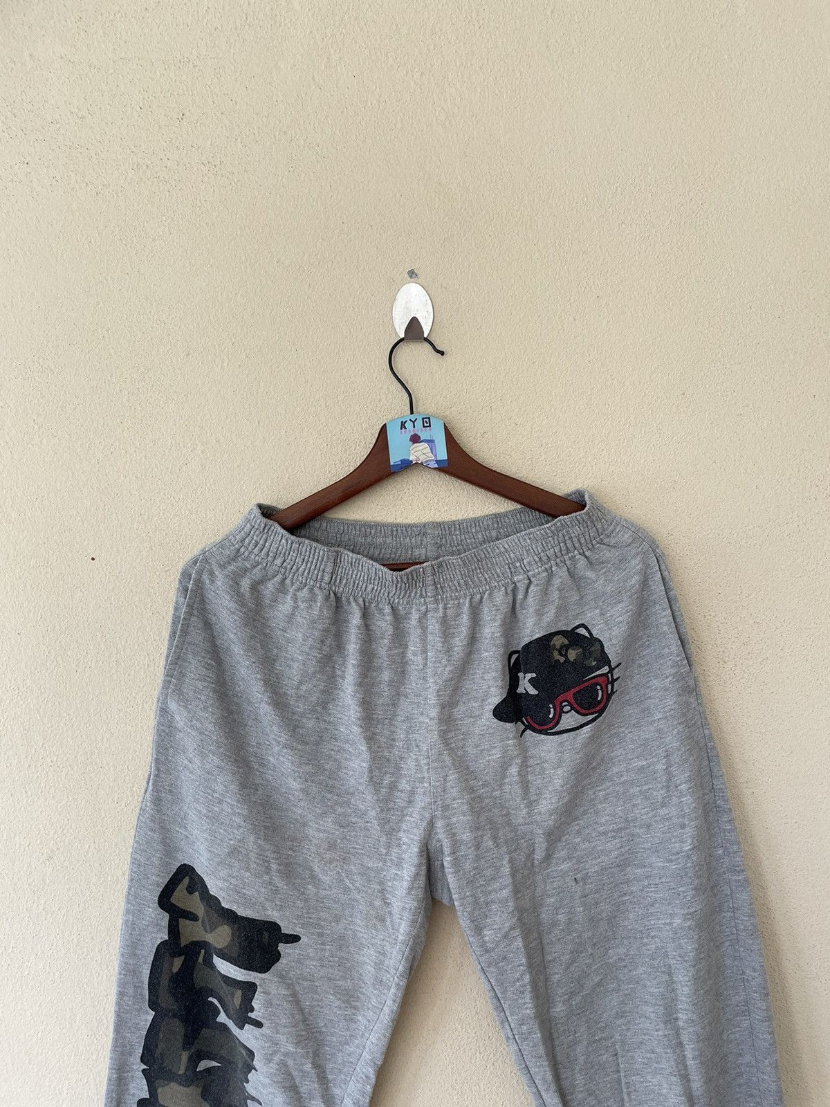Japanese Brand VINTAGE HELLO KITTY SWEATPANTS Size US 32 / EU 48 - 3 Thumbnail