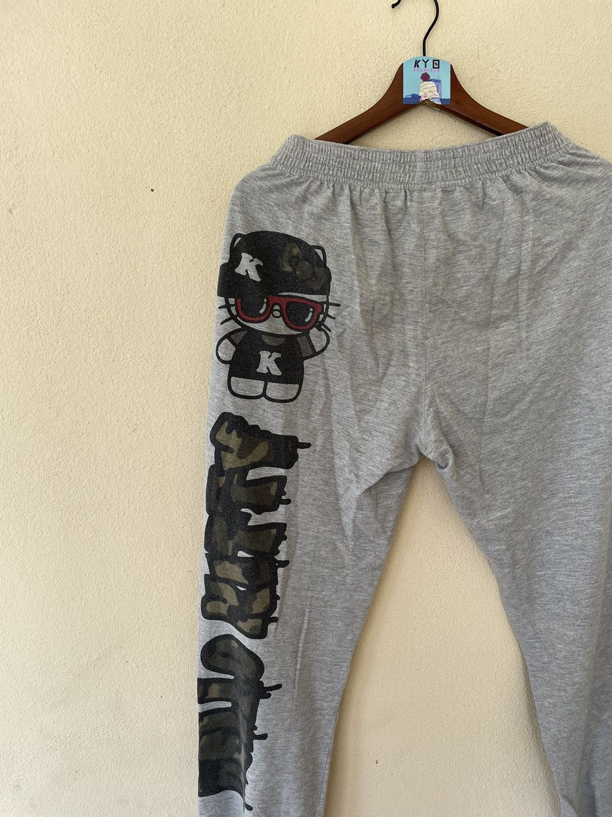 Japanese Brand VINTAGE HELLO KITTY SWEATPANTS Size US 32 / EU 48 - 8 Thumbnail